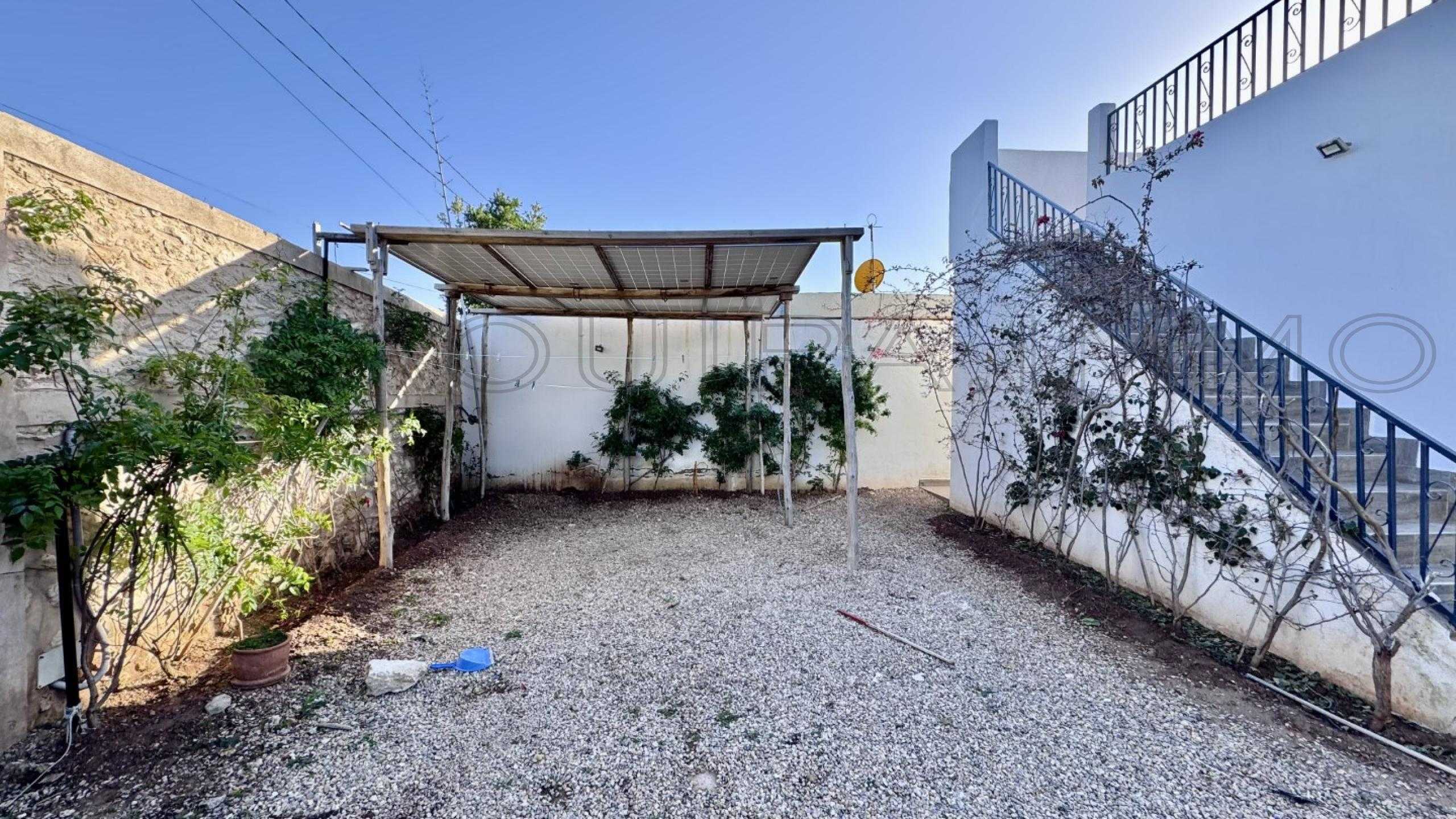 villa avec 3 chambres et 3 salles de bain