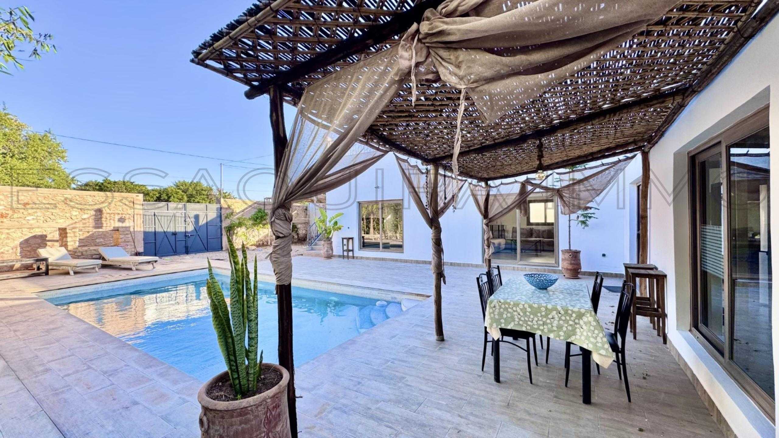 villa de 120 m&sup2; sur un terrain de 700 m&sup2;