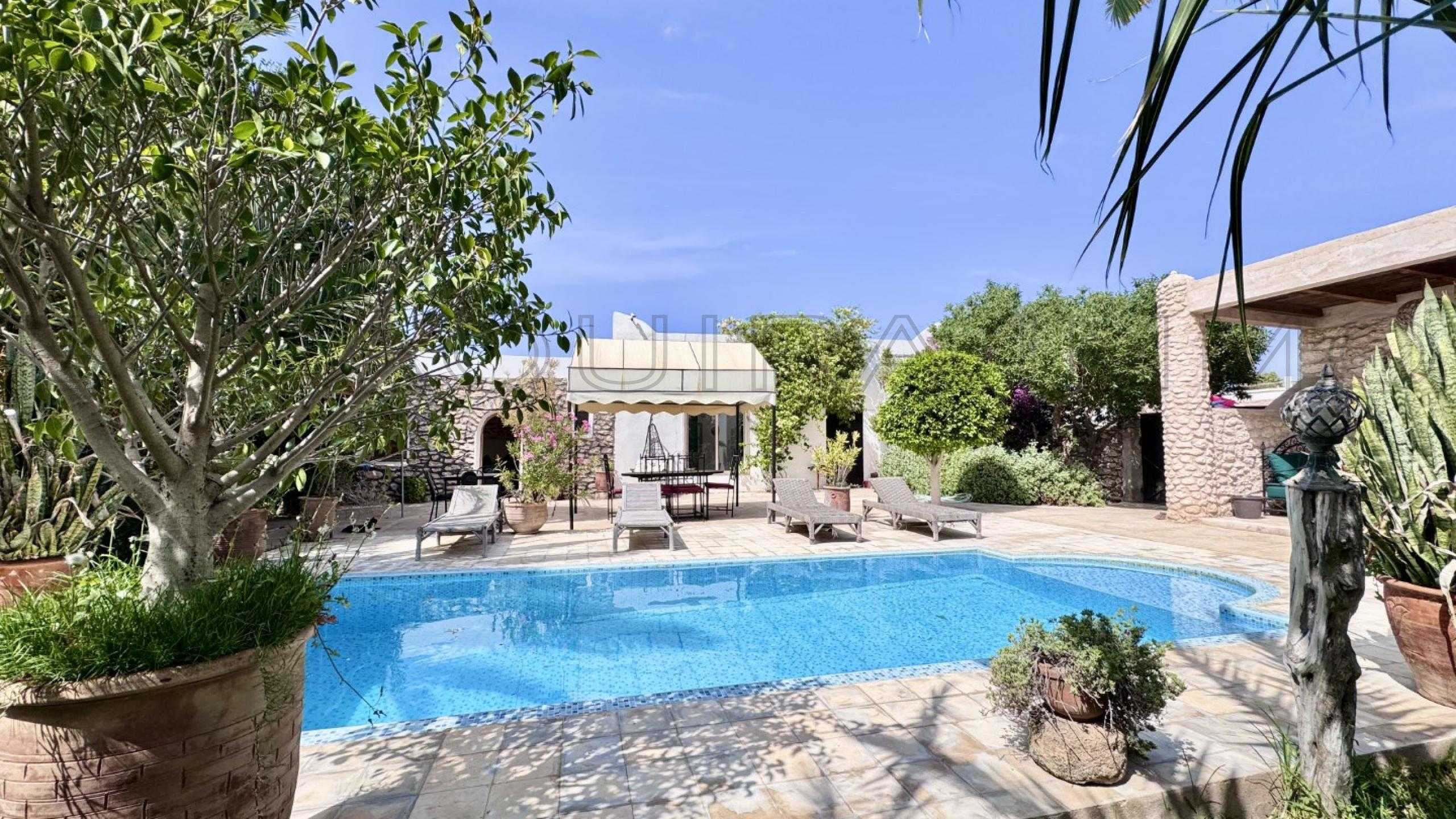 villa référence 2540