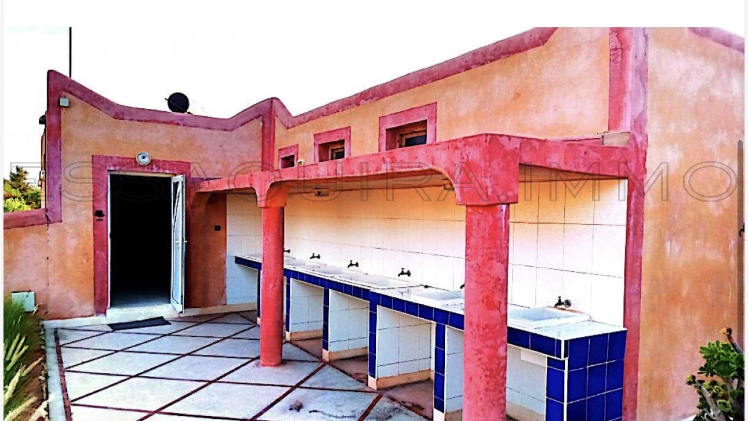 maison d'hôtes de 250 m&sup2; sur un terrain de 38,650 m&sup2;