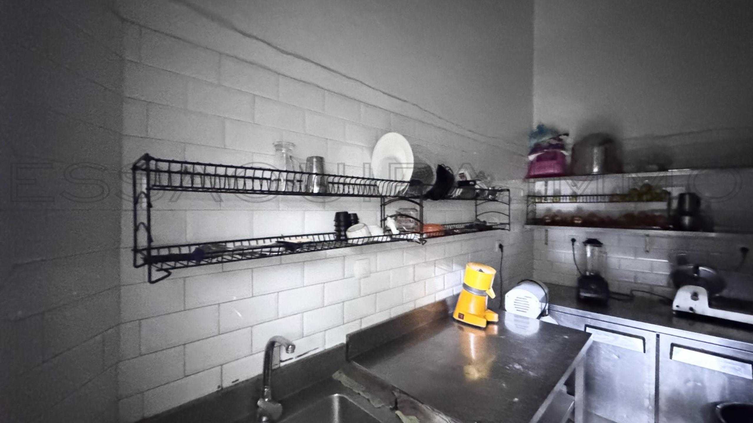 restaurant avec réfrigérateur