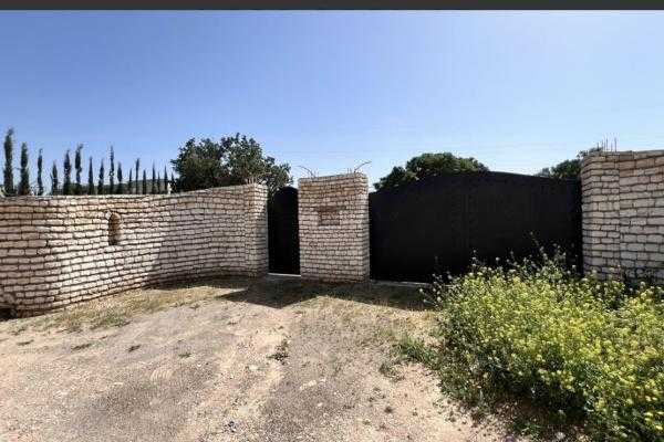 Terrain constructible 2 500 m² avec permis validé et fondations 