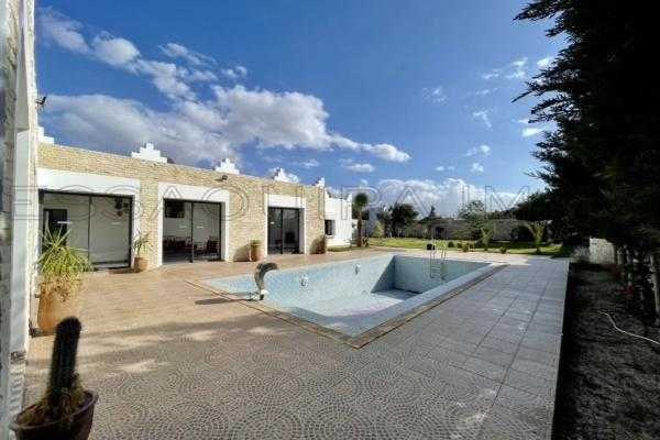 Villa lumineuse avec hammam beldi – Ghazoua 