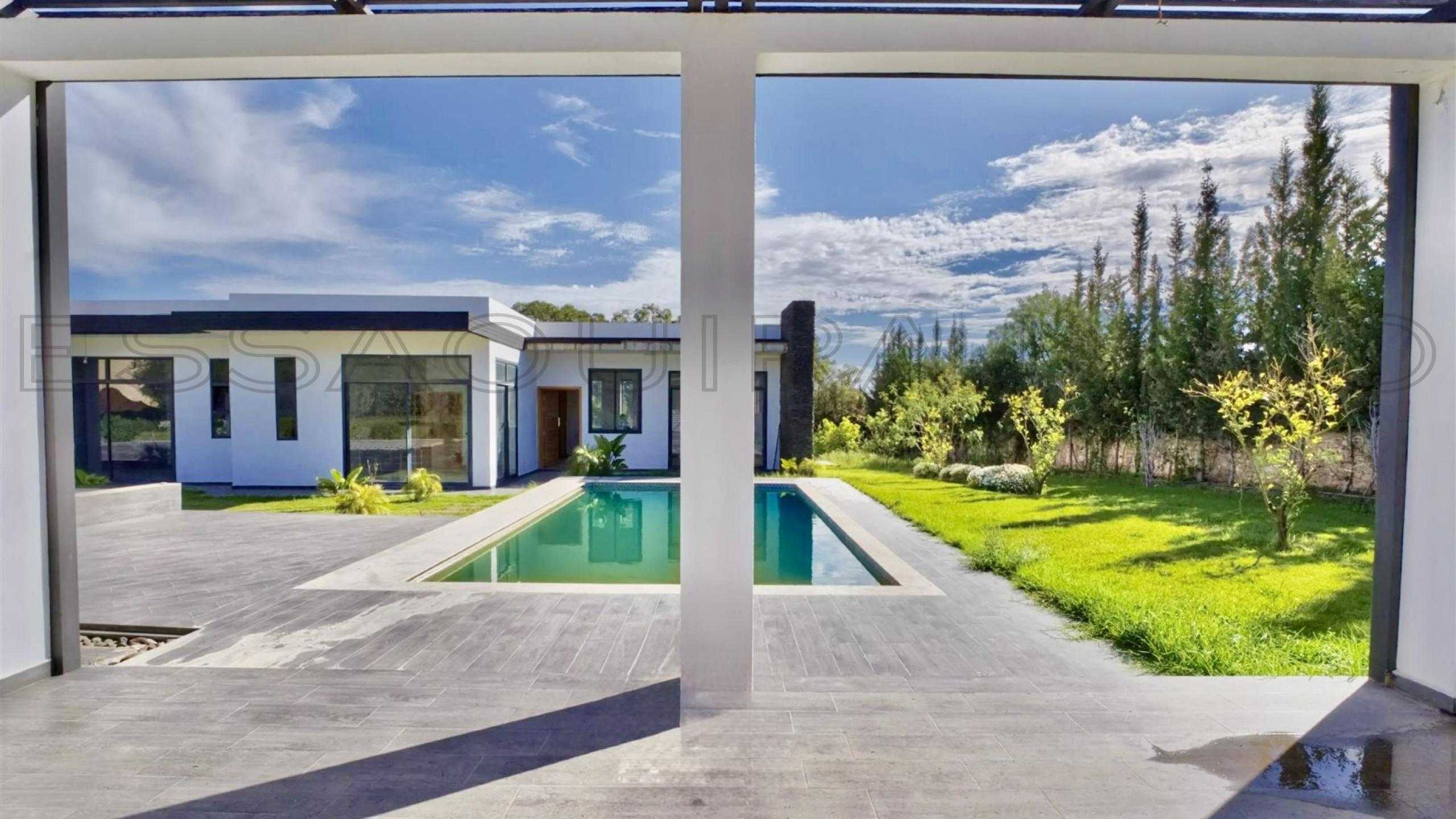 villa référence 2565