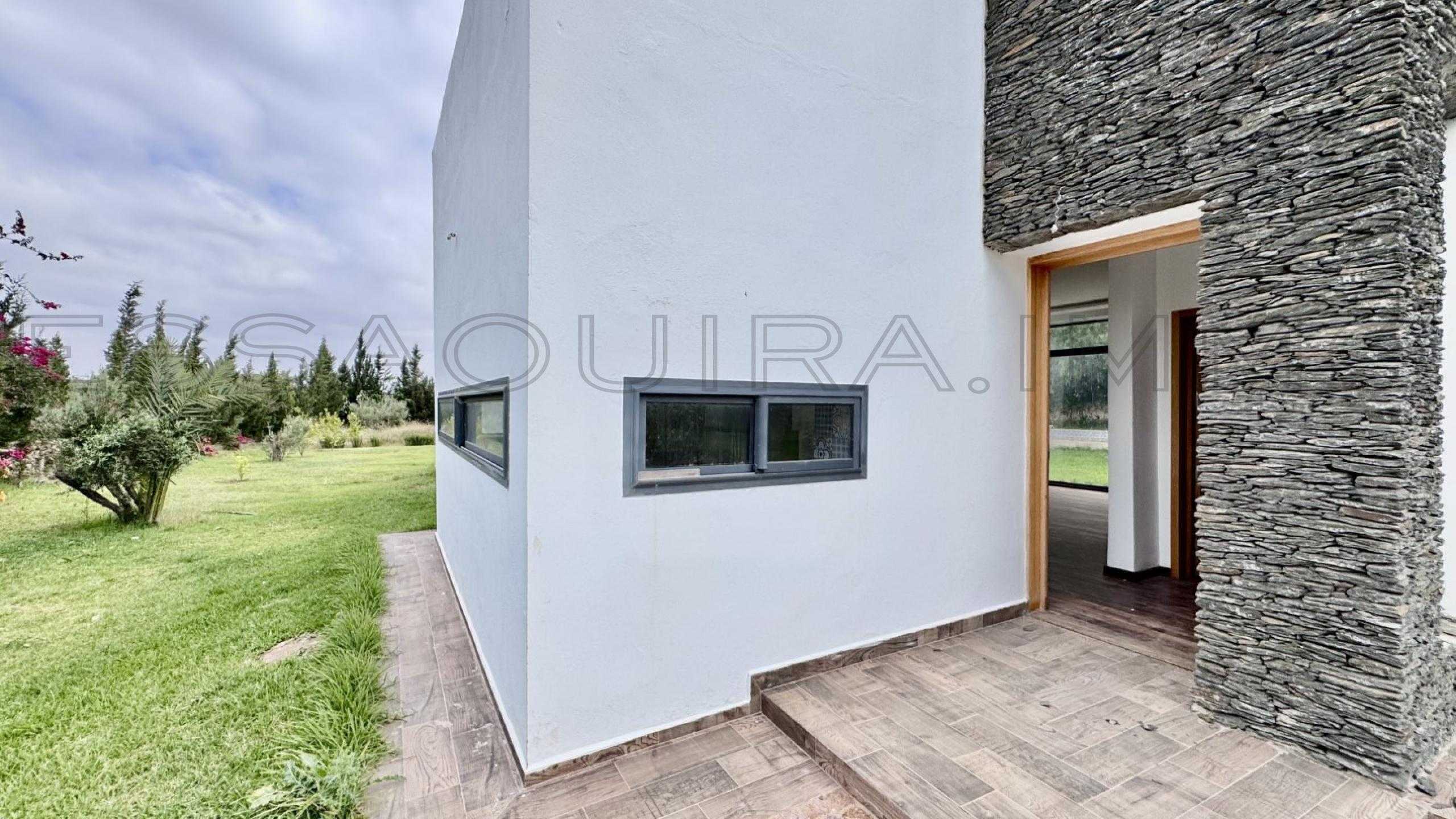 villa avec 3 chambres et 4 salles de bain