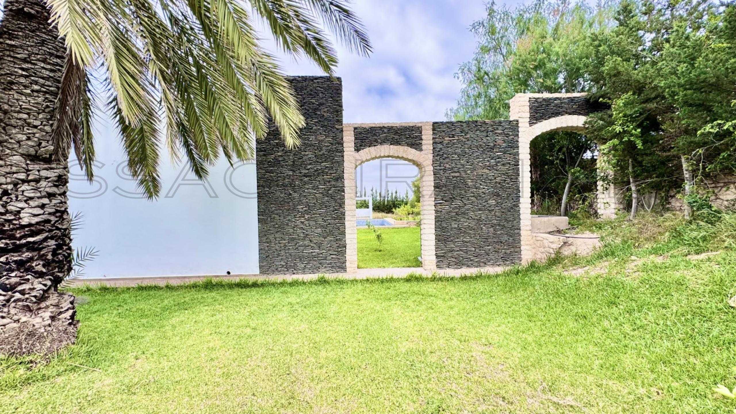 villa de 170 m&sup2; sur un terrain de 3,500 m&sup2;