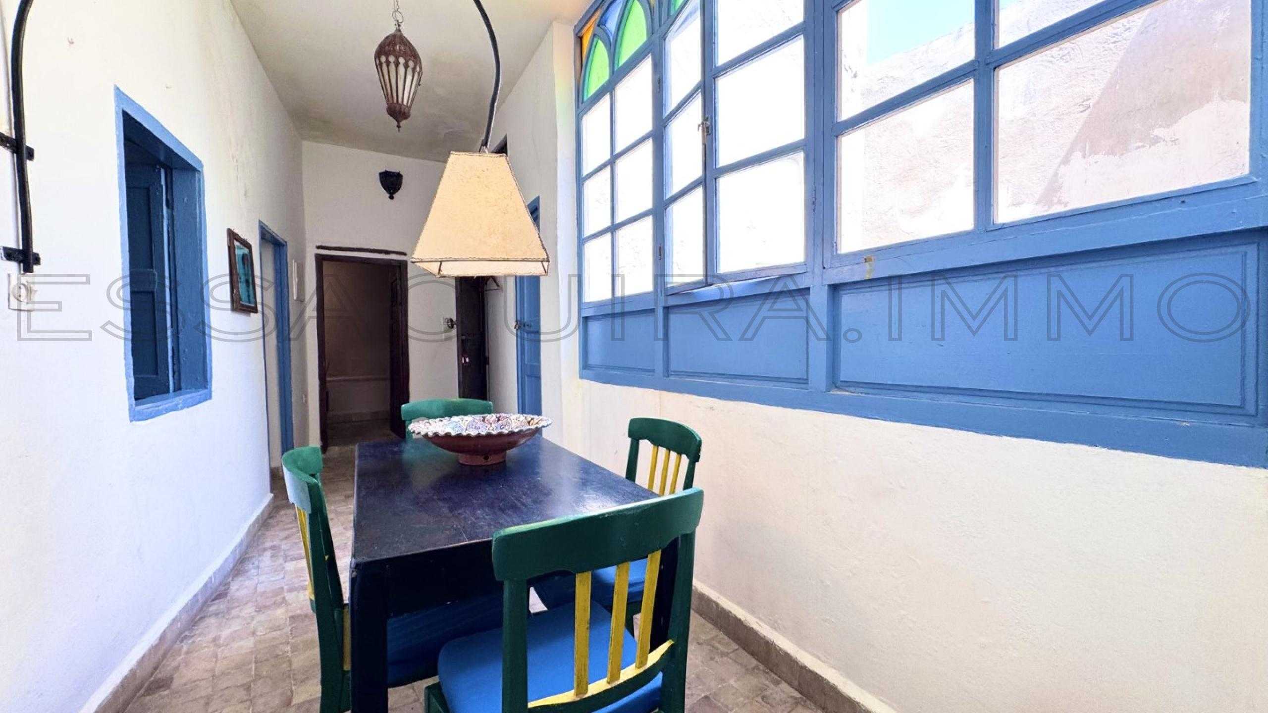 appartement avec 2 chambres et 1 salle de bain