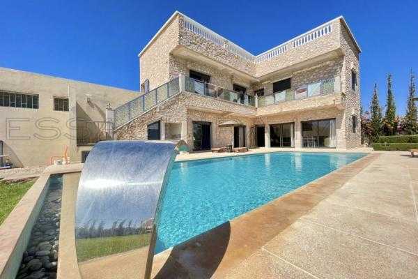 Magnifique Villa Meublée Moderne – Luminosité & Intimité