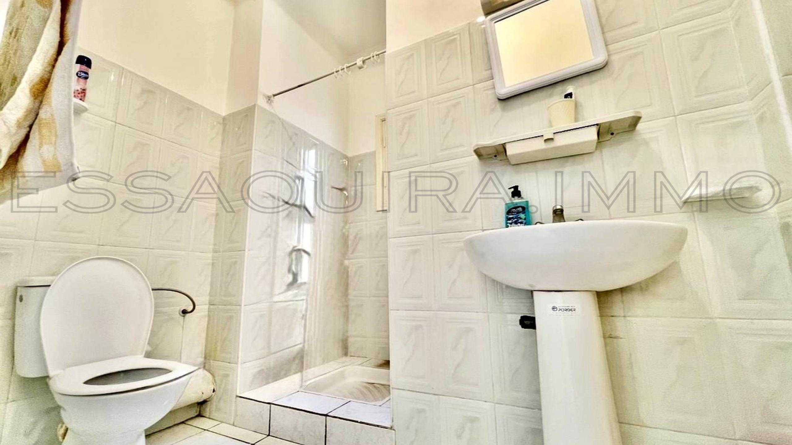 appartement avec réfrigérateur