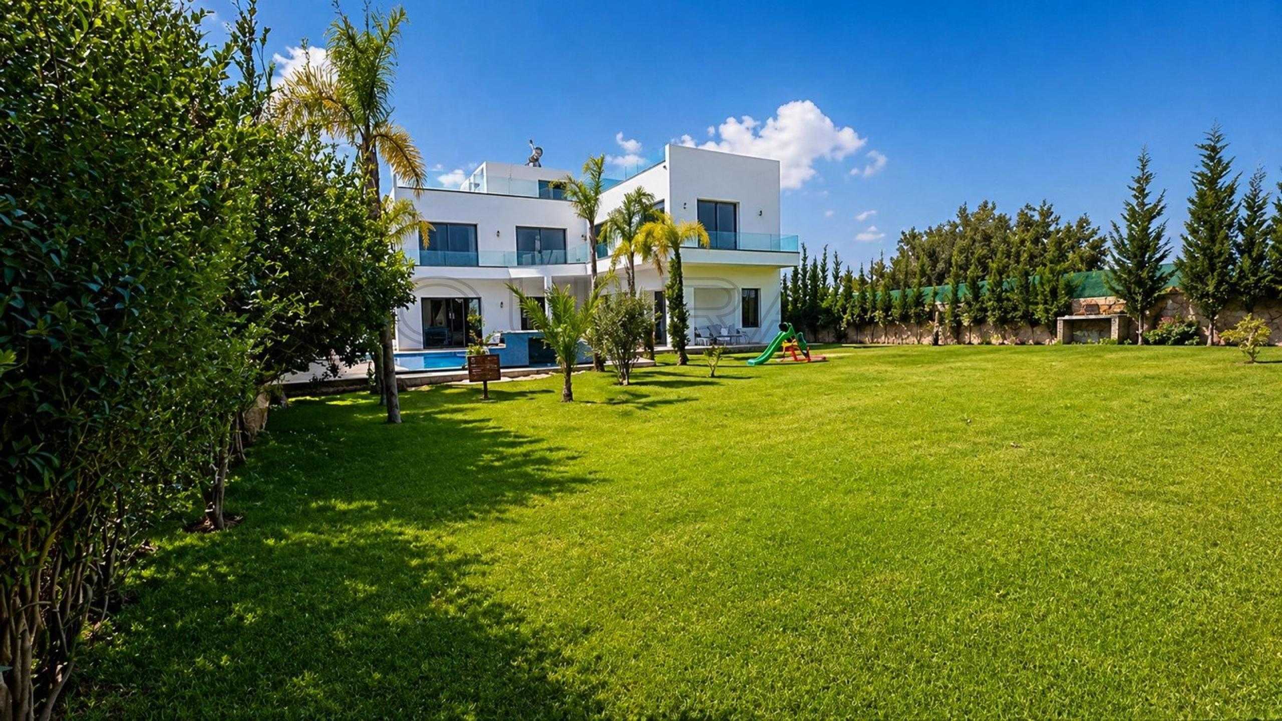 villa référence 2572
