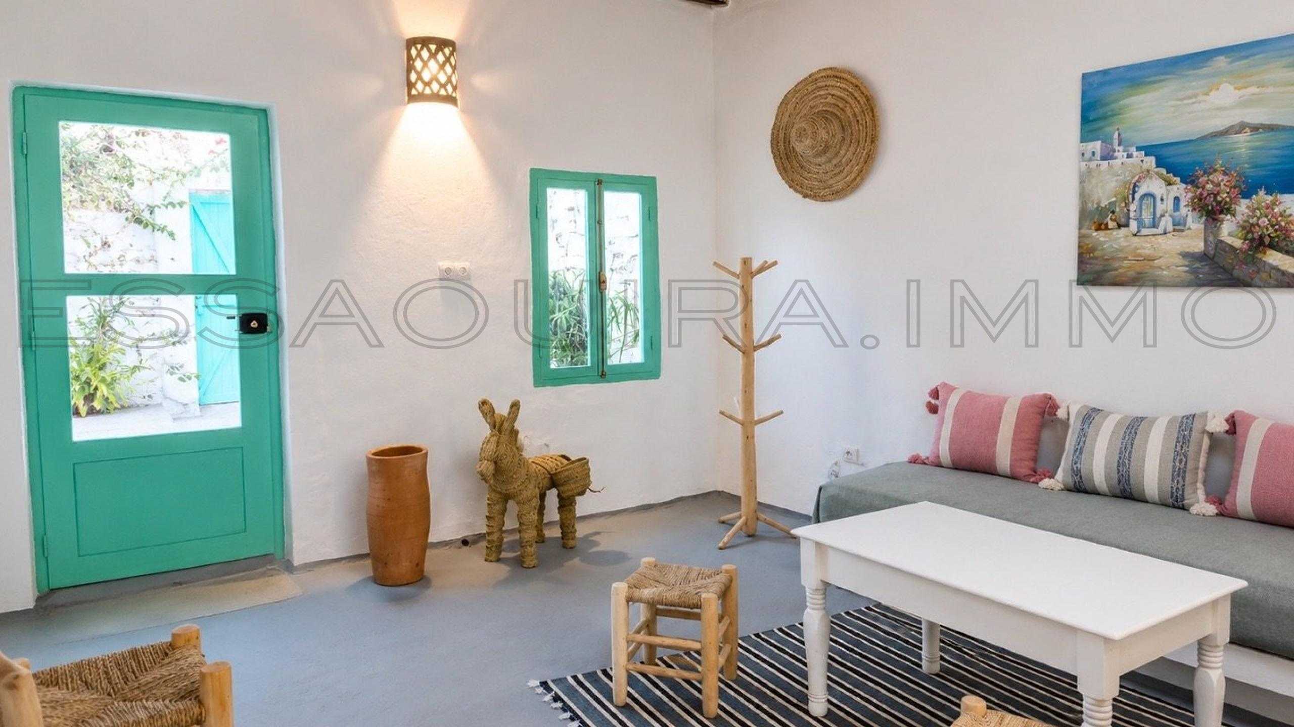 maison avec 2 chambres et 1 salle de bain