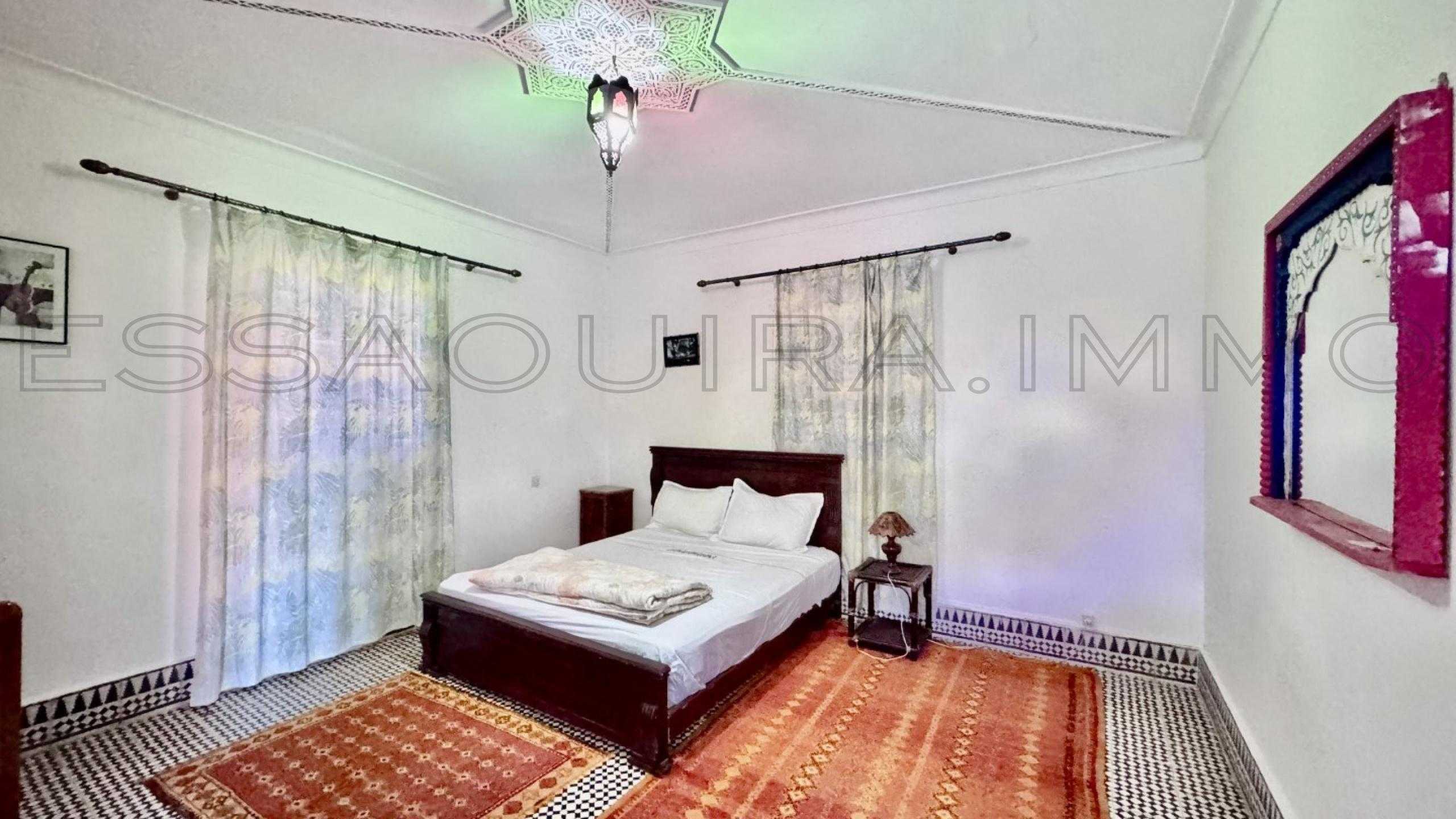 villa de 400 m&sup2; sur un terrain de 1,200 m&sup2;
