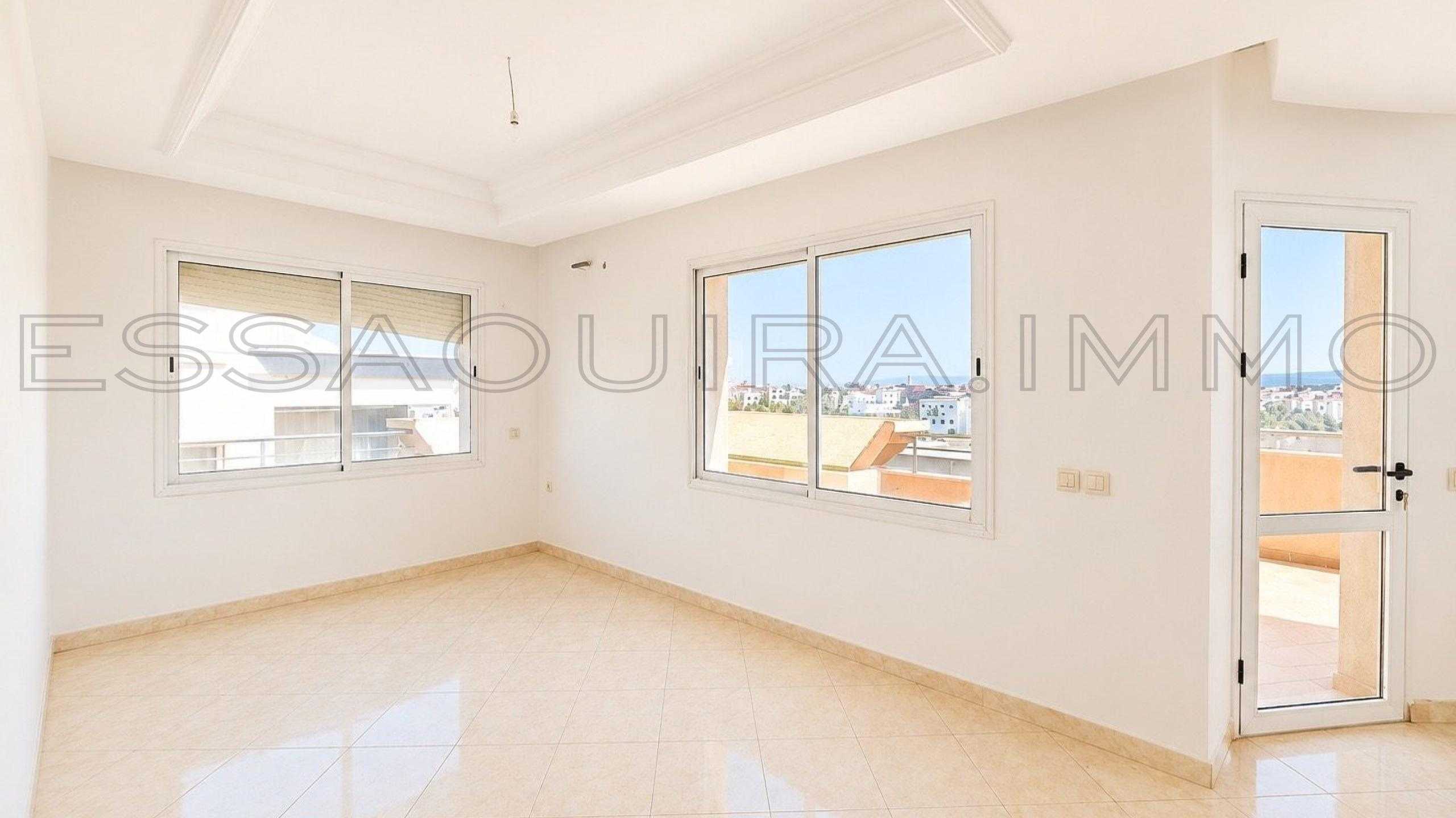 appartement avec 2 chambres et 2 salles de bain