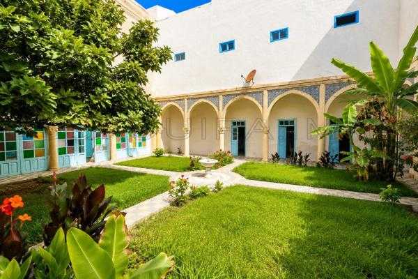 Kasbah Historique d’Exception avec Jardin Privatif en Médina