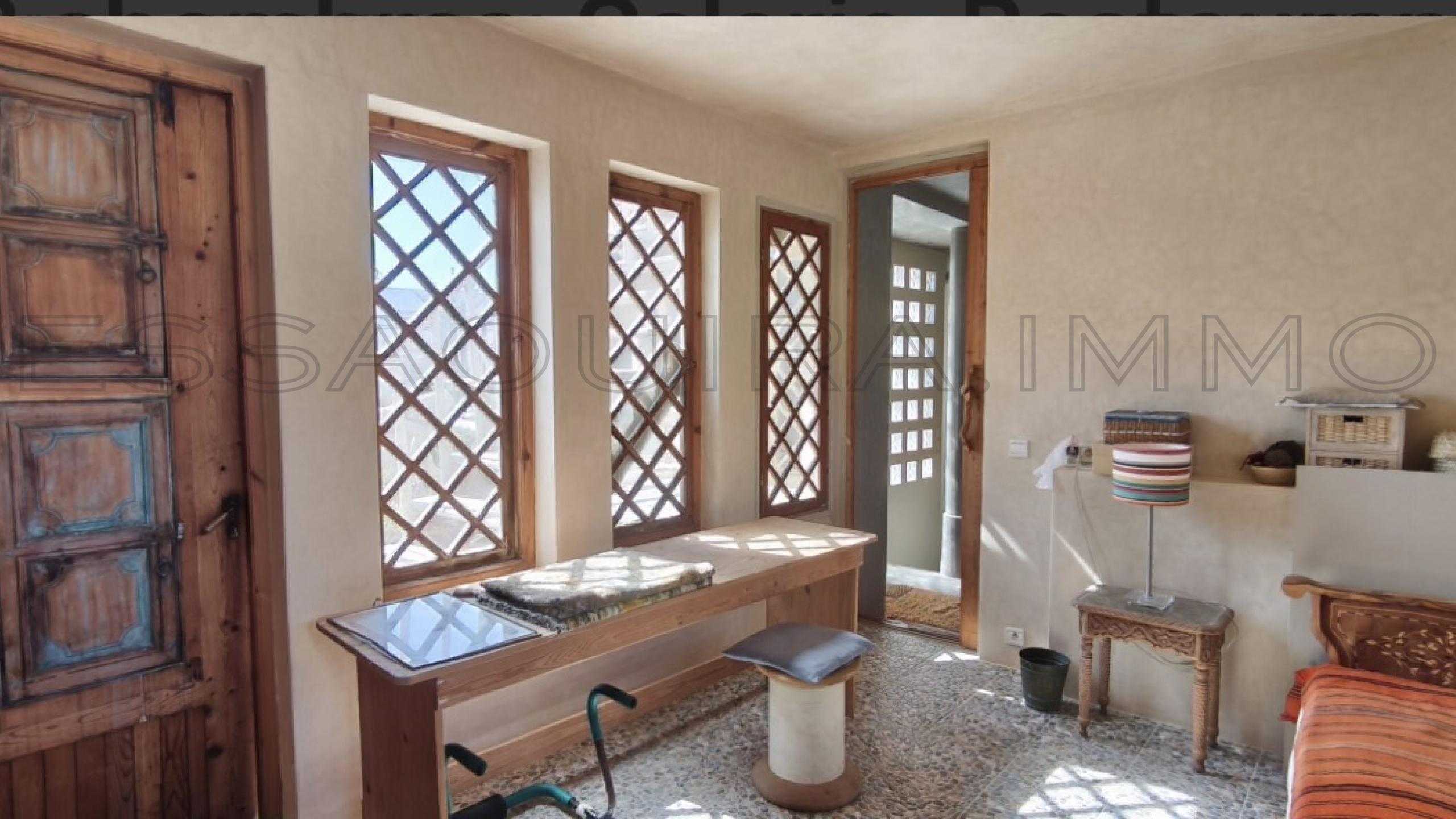 riad avec 8 chambres et 6 salles de bain