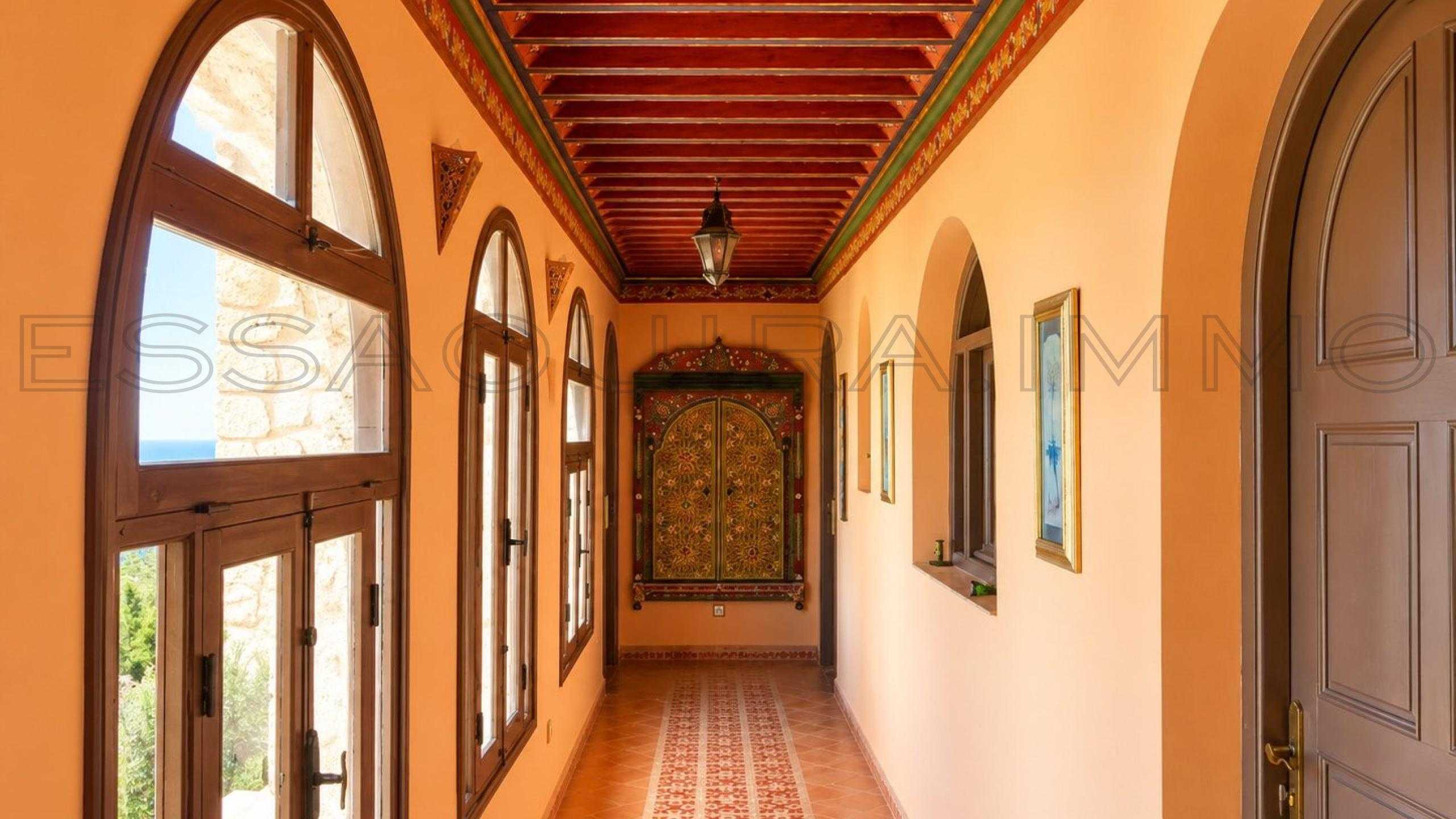 villa avec 5 chambres et 4 salles de bain
