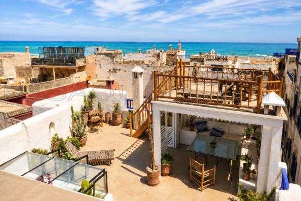 Riad d’Exception avec Vue Mer Panoramique au Cœur de la Médina 