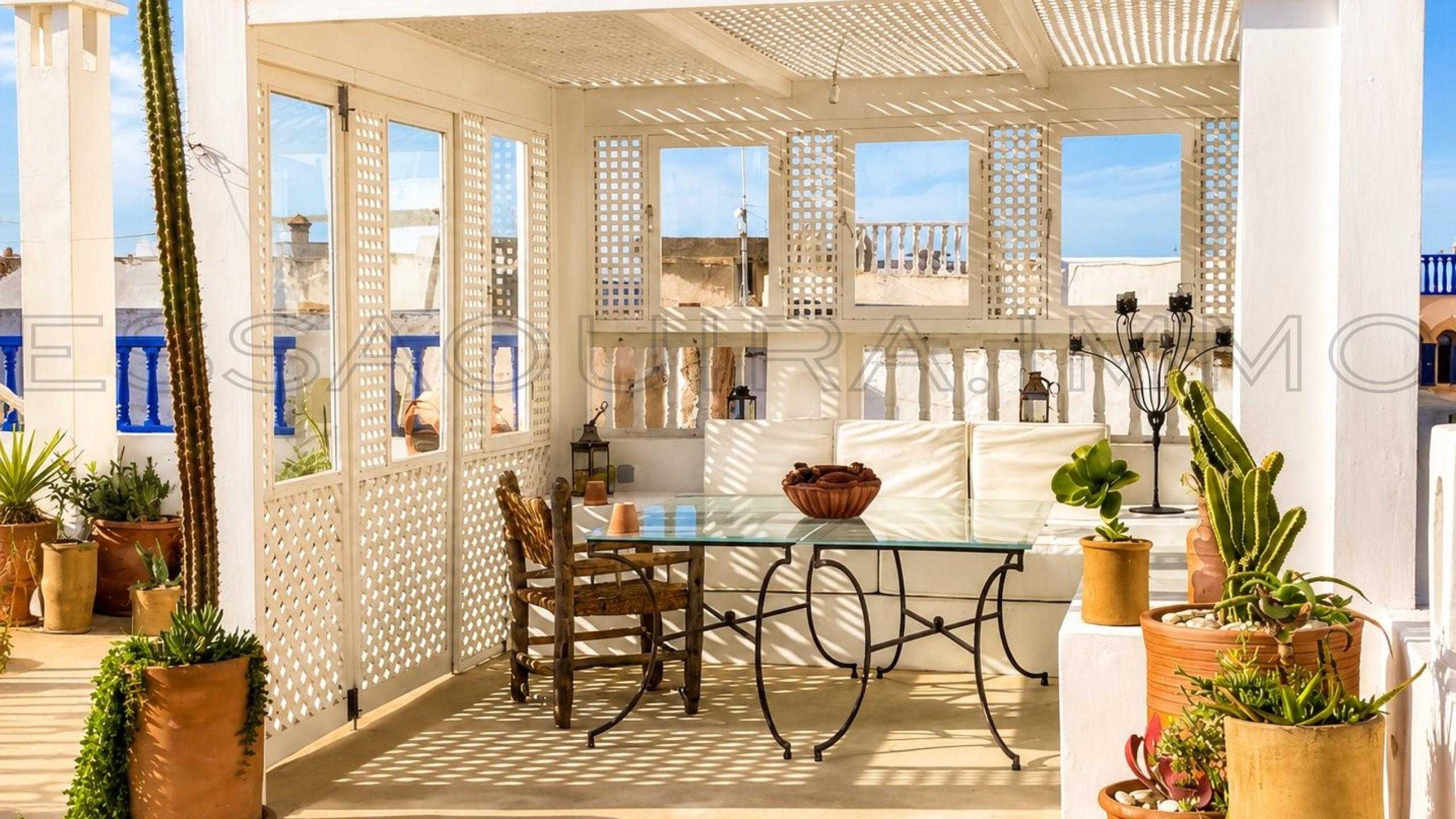 riad avec 5 chambres et 4 salles de bain