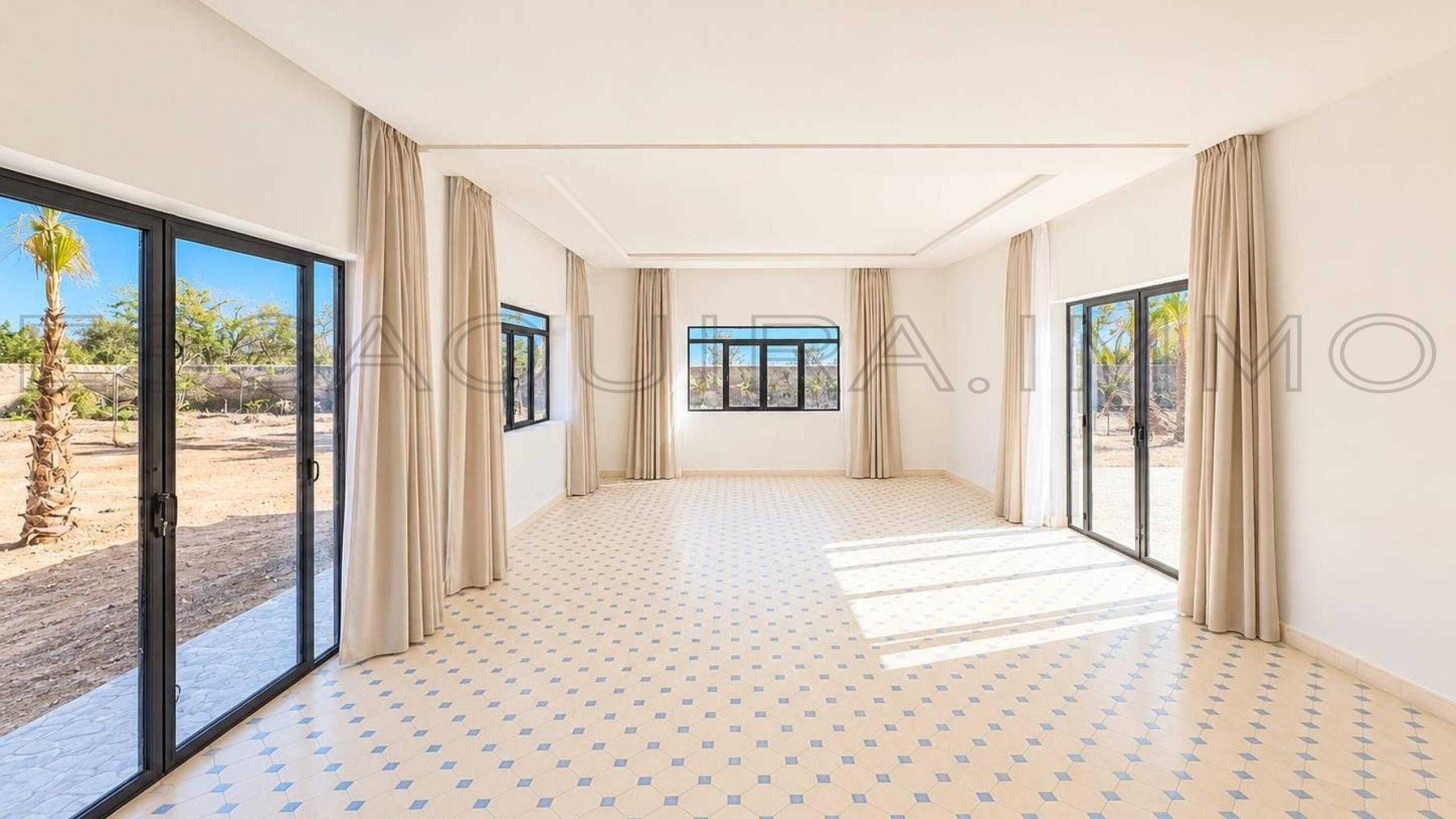villa de 180 m&sup2; sur un terrain de 4,000 m&sup2;