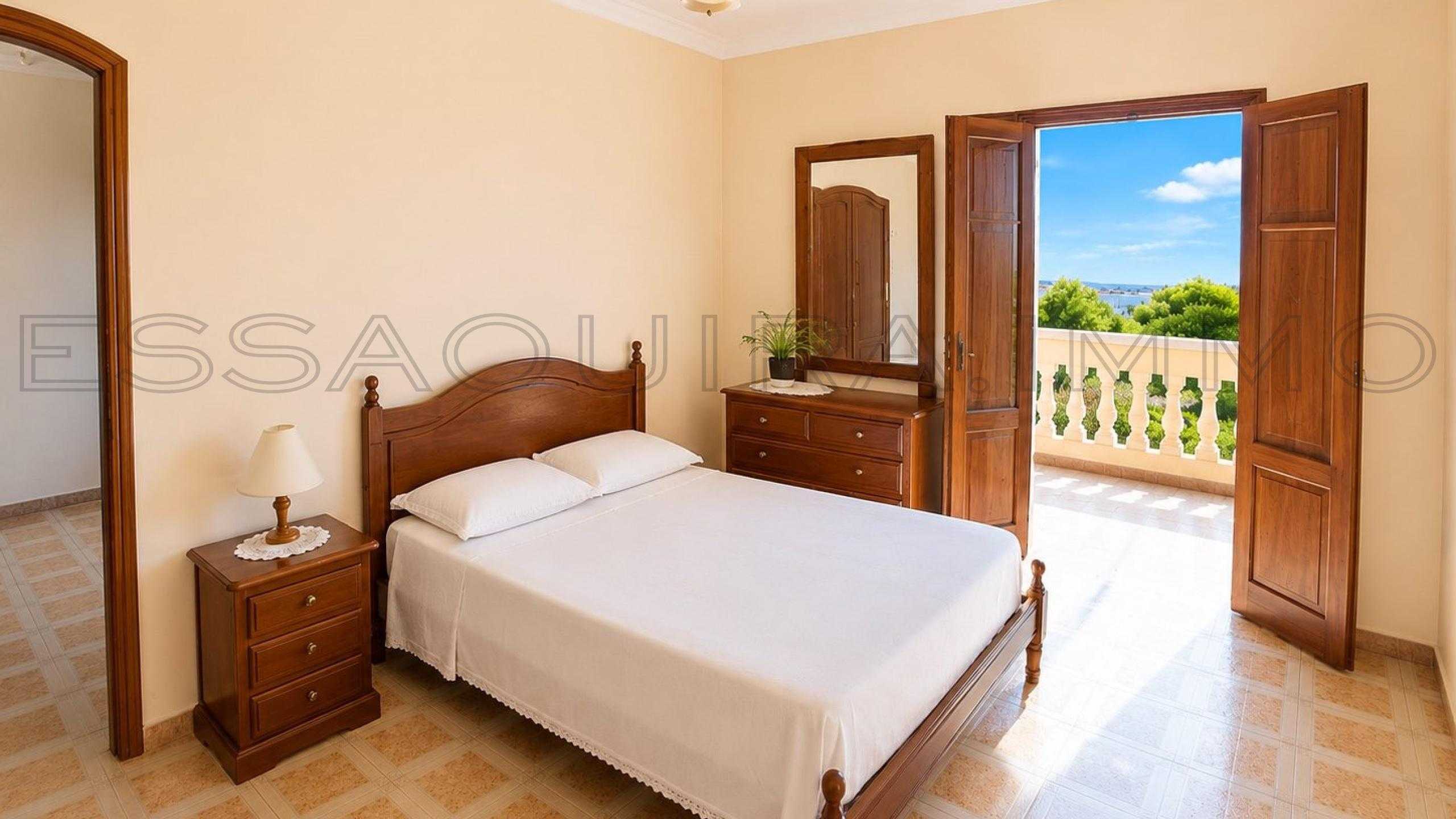 villa avec 7 chambres et 3 salles de bain