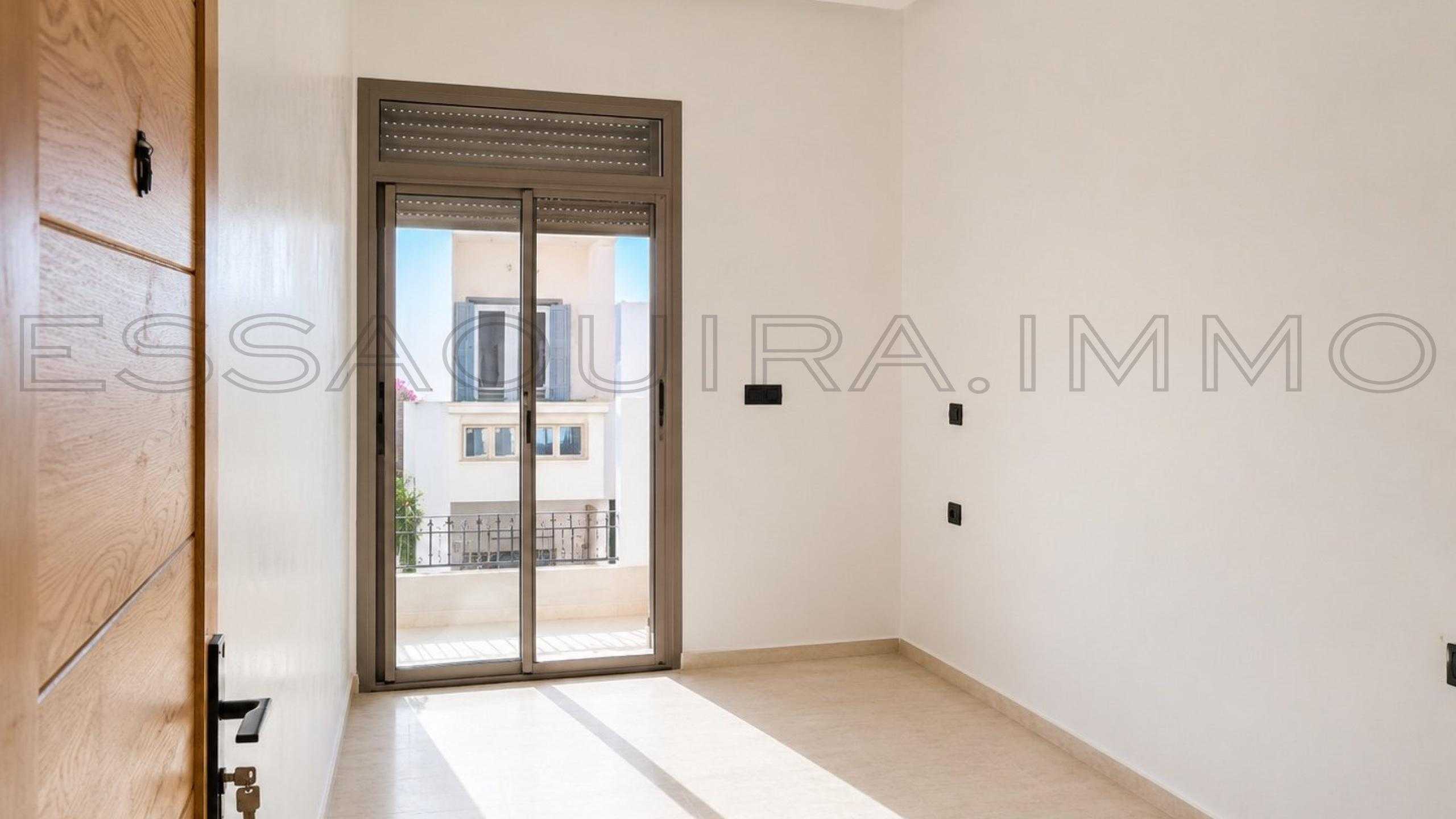 appartement avec 3 chambres et 1 salle de bain