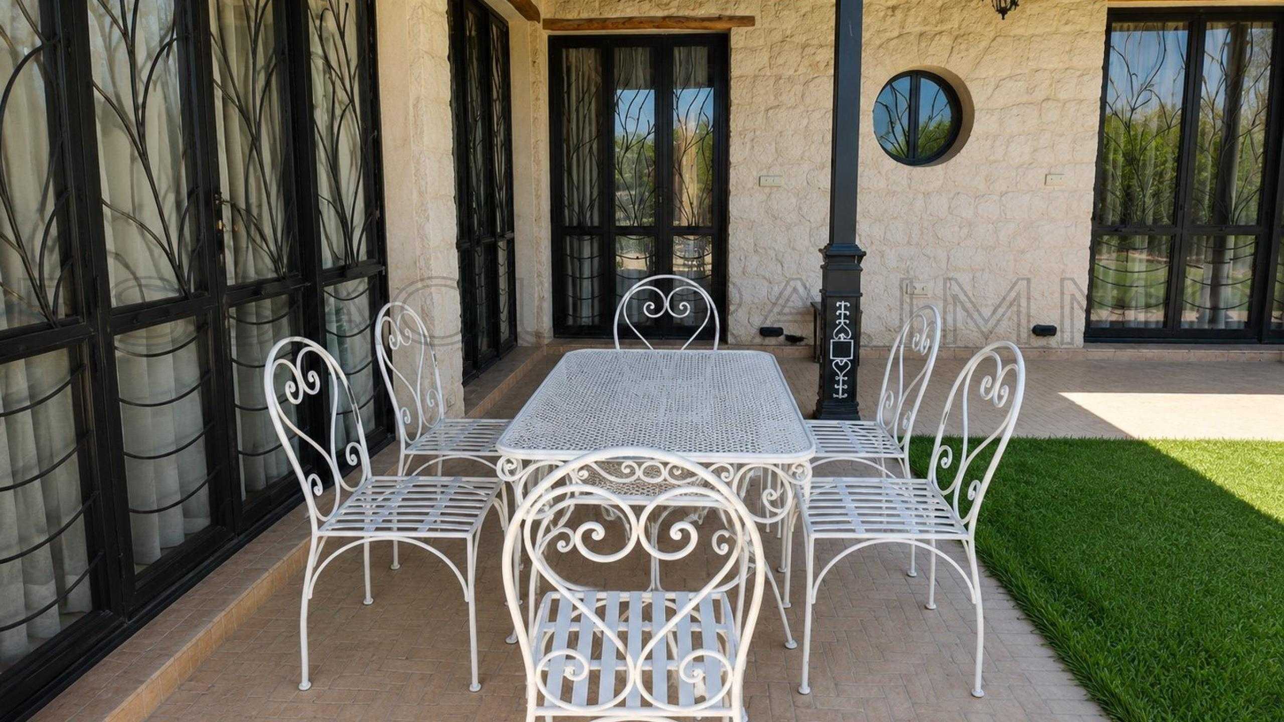 villa avec 2 chambres et 2 salles de bain