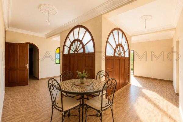 Spacieux appartement meublé avec jardin à Ghazoua