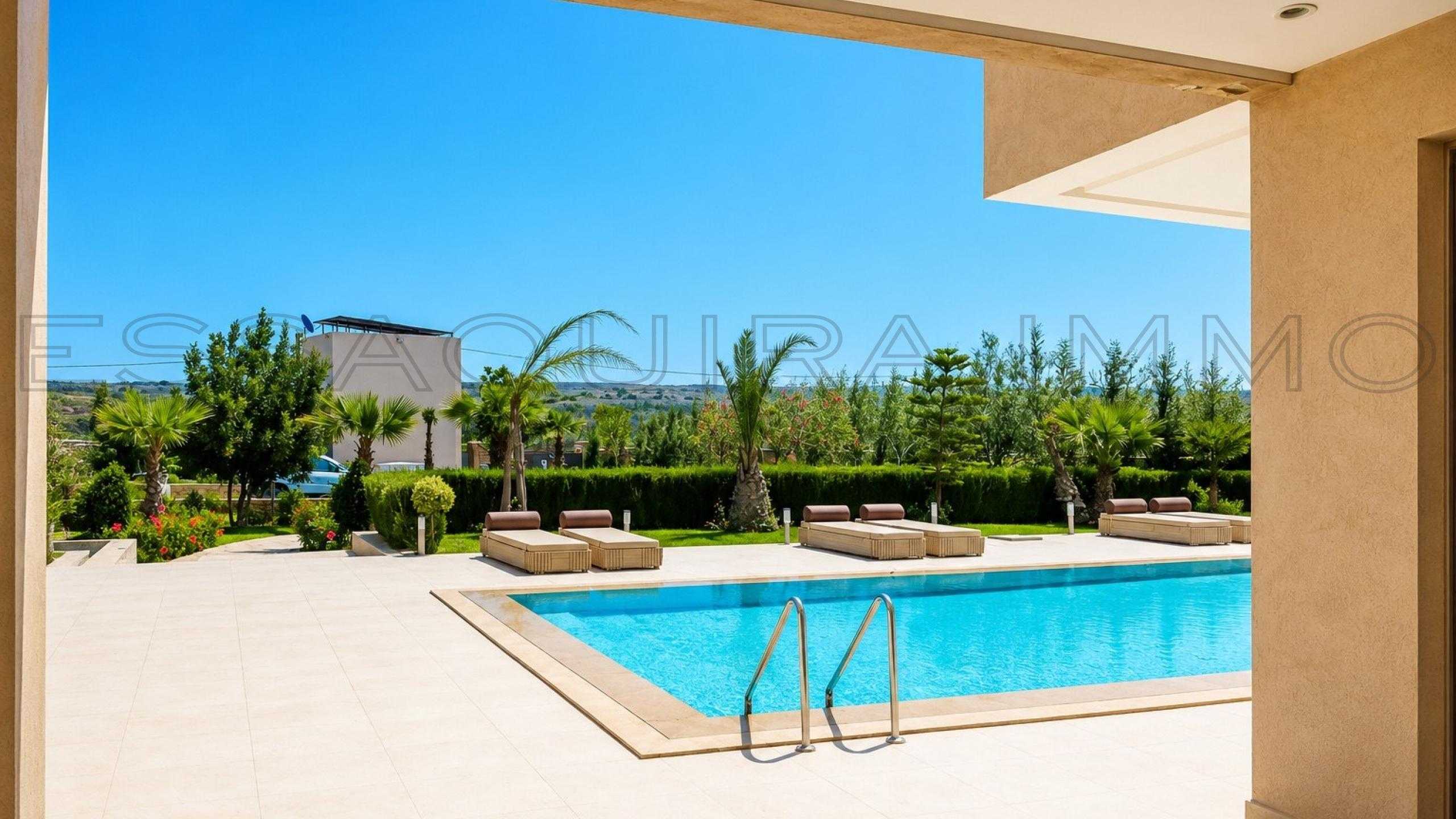 villa avec 4 chambres et 4 salles de bain
