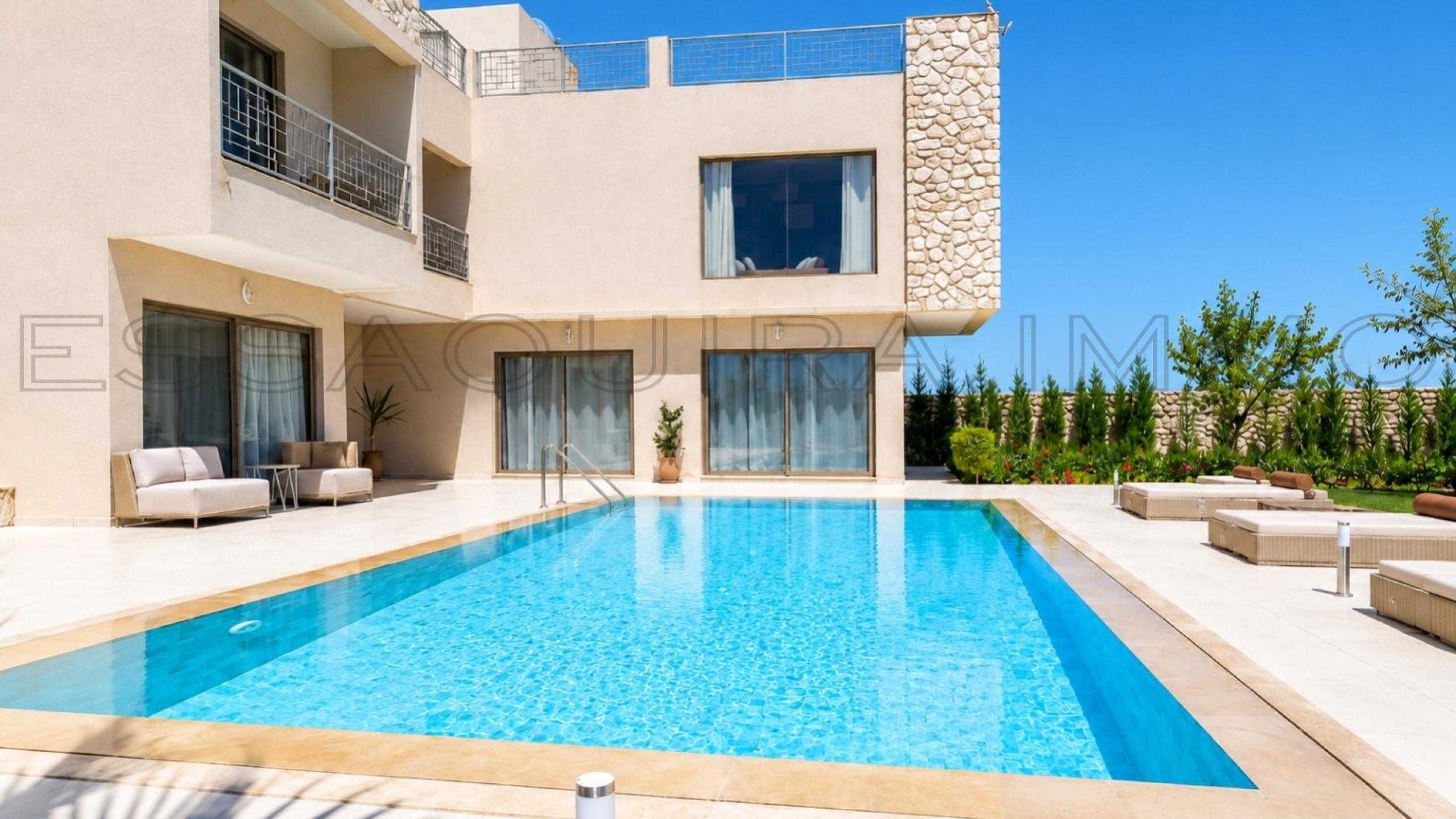 villa de 400 m&sup2; sur un terrain de 2,500 m&sup2;