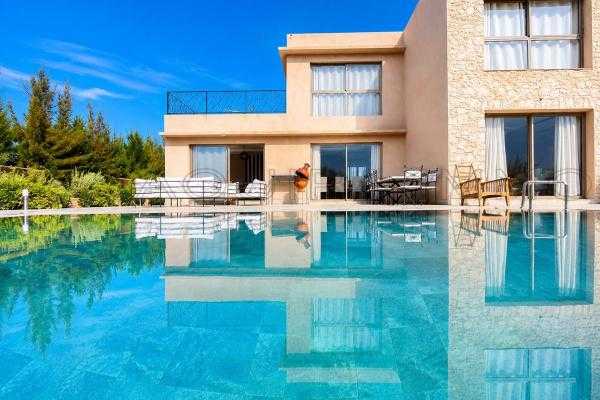 Villa contemporaine de prestige – Élégance & confort 