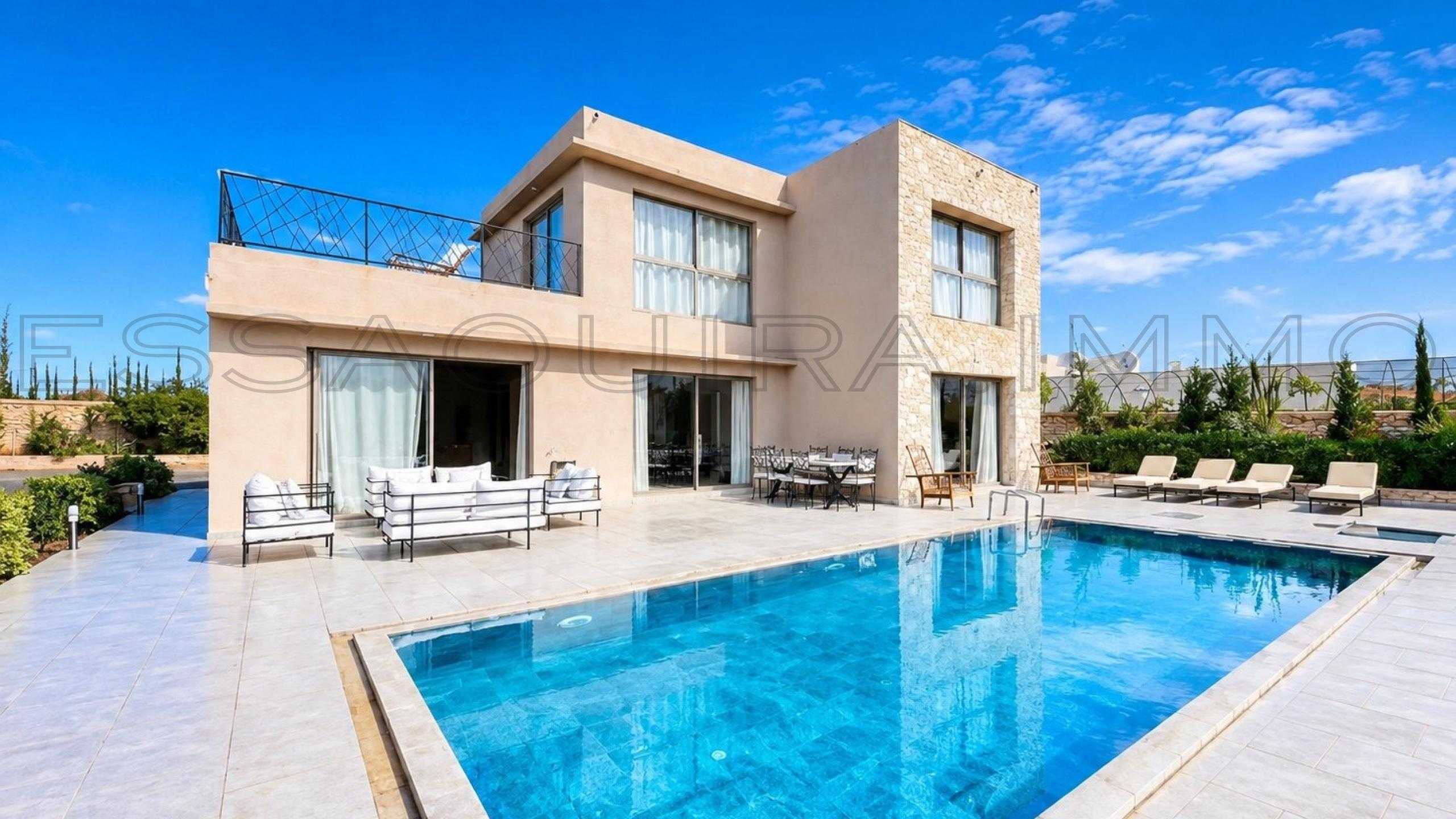villa avec 3 chambres et 3 salles de bain