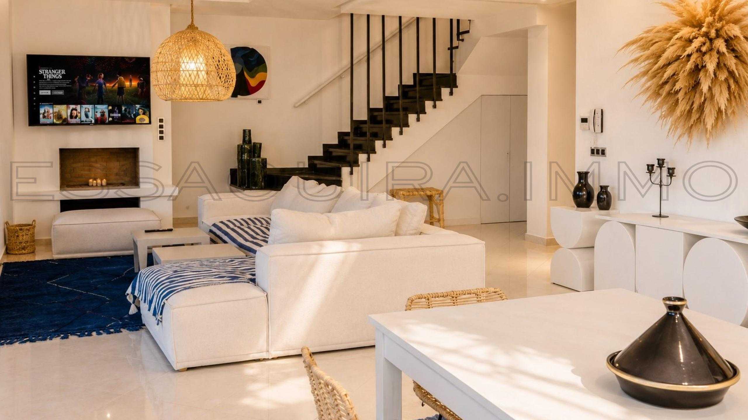 villa avec balcon