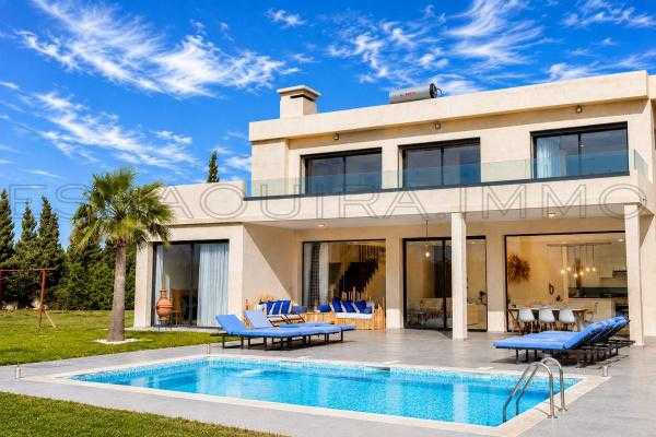 Villa contemporaine de haut standing en résidence sécurisée 