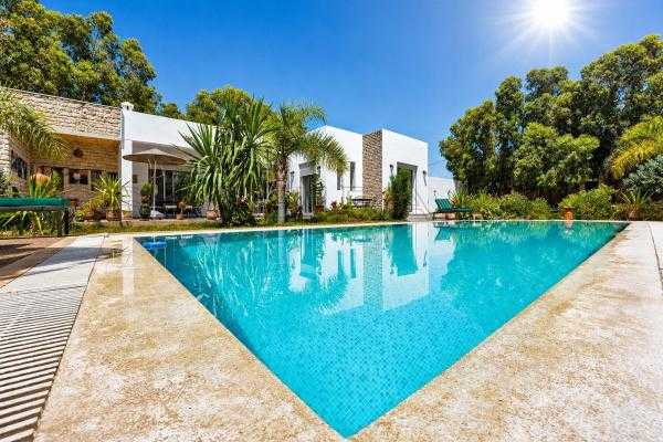 Villa contemporaine de plain-pied à Ghazoua 