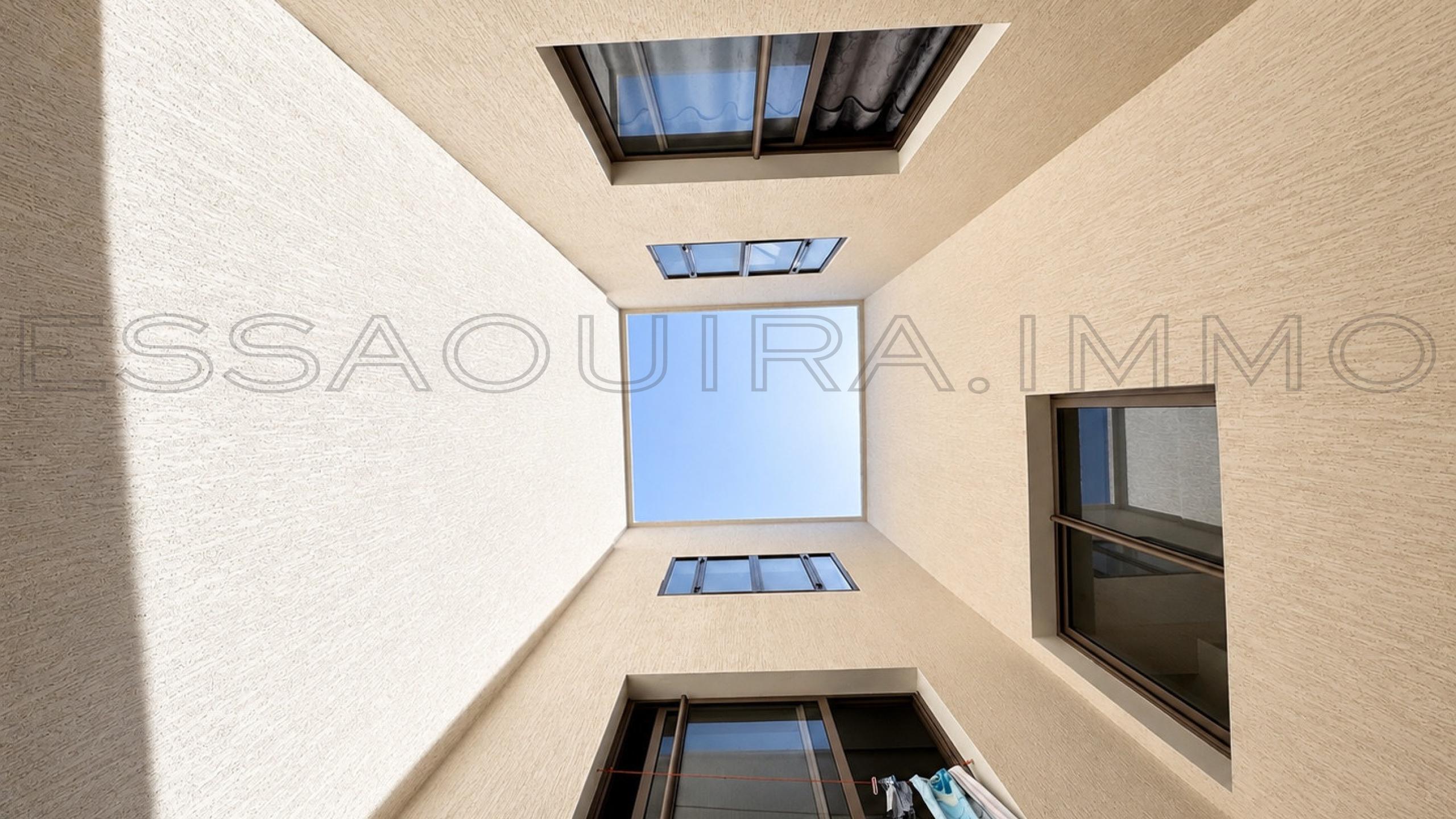 appartement avec 1 chambre et 2 salles de bain