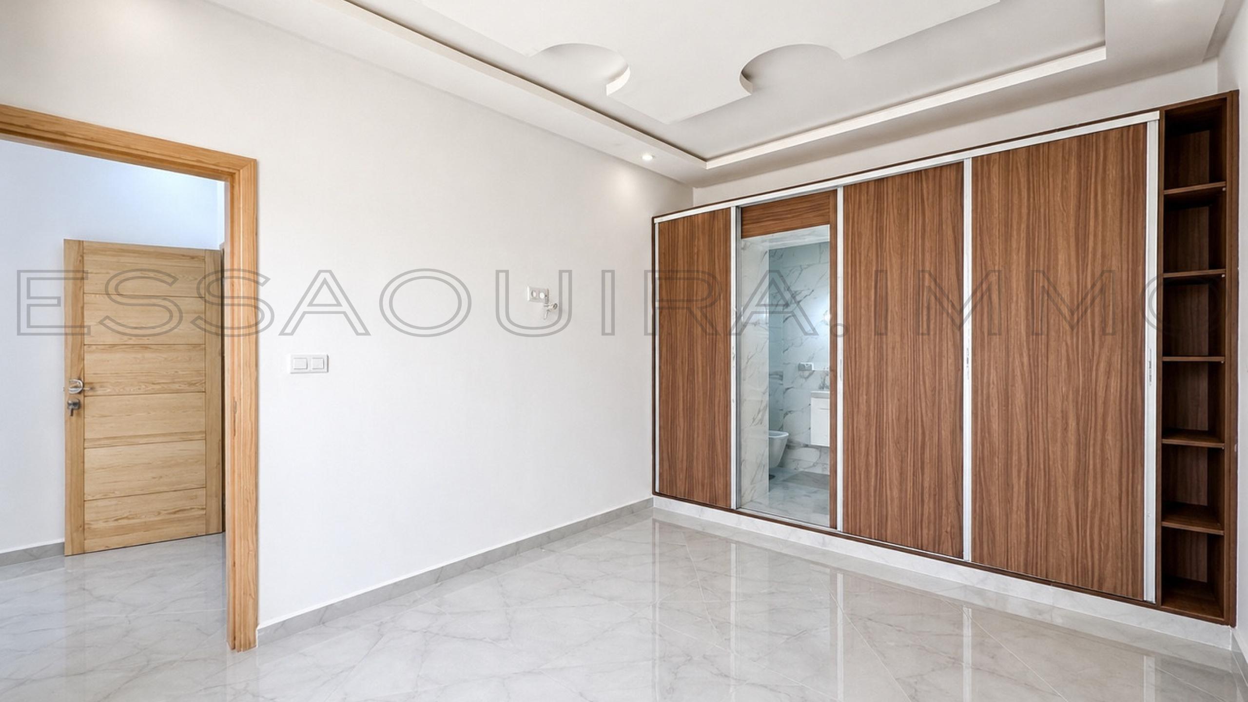 appartement avec 1 chambre et 2 salles de bain