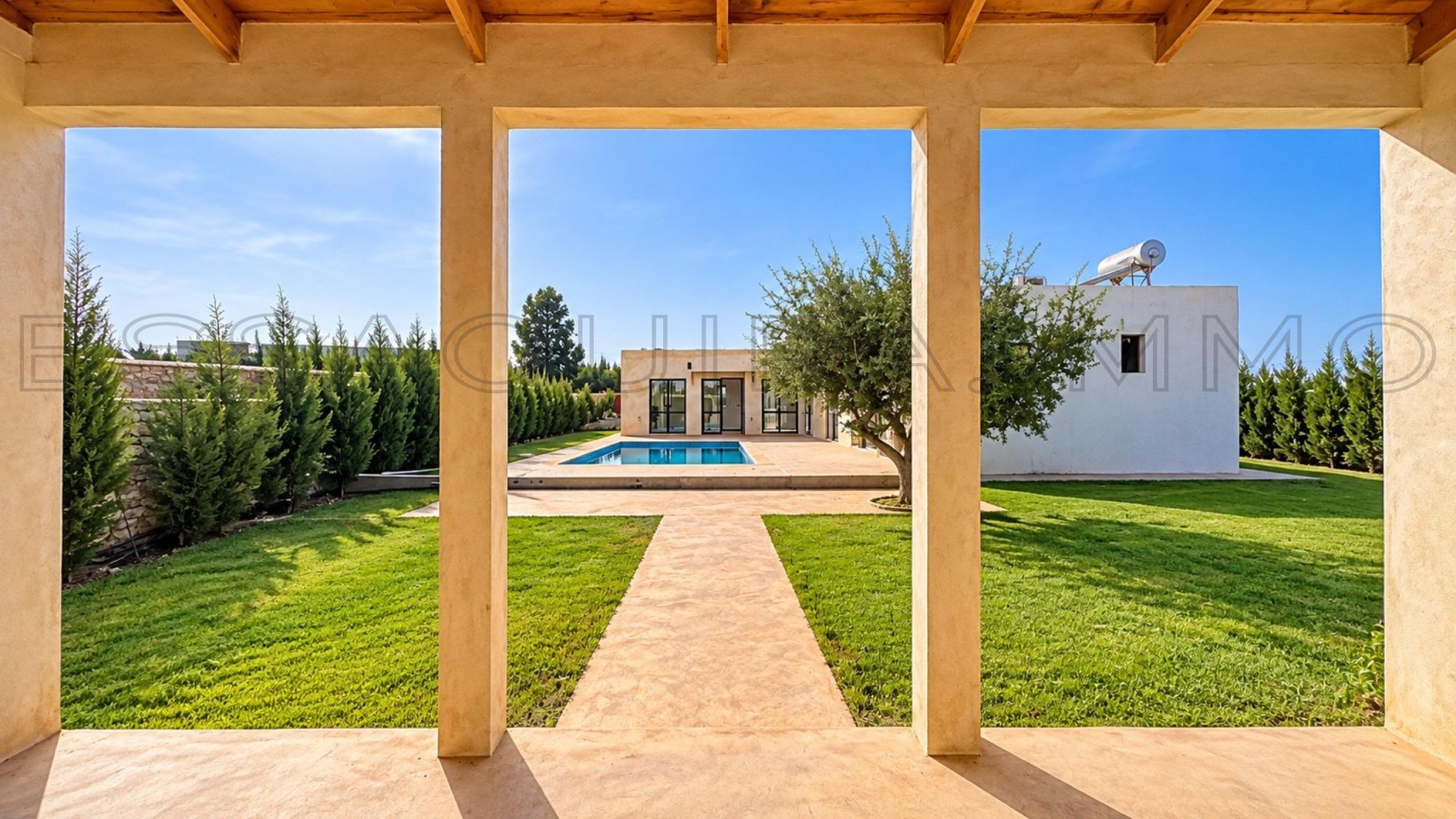 villa avec 3 chambres et 3 salles de bain