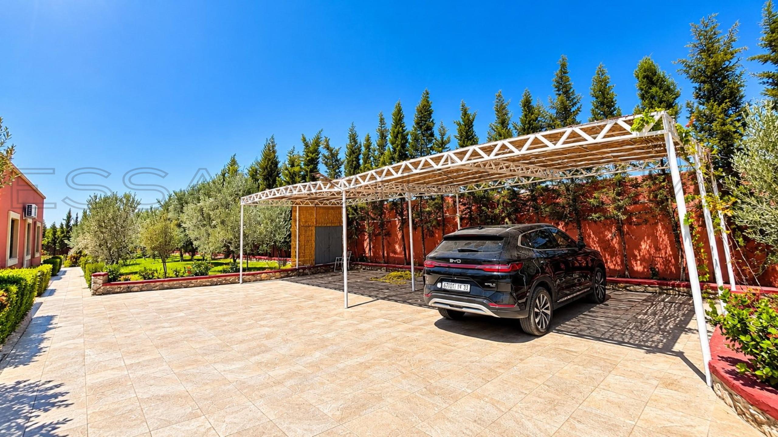 villa avec parking