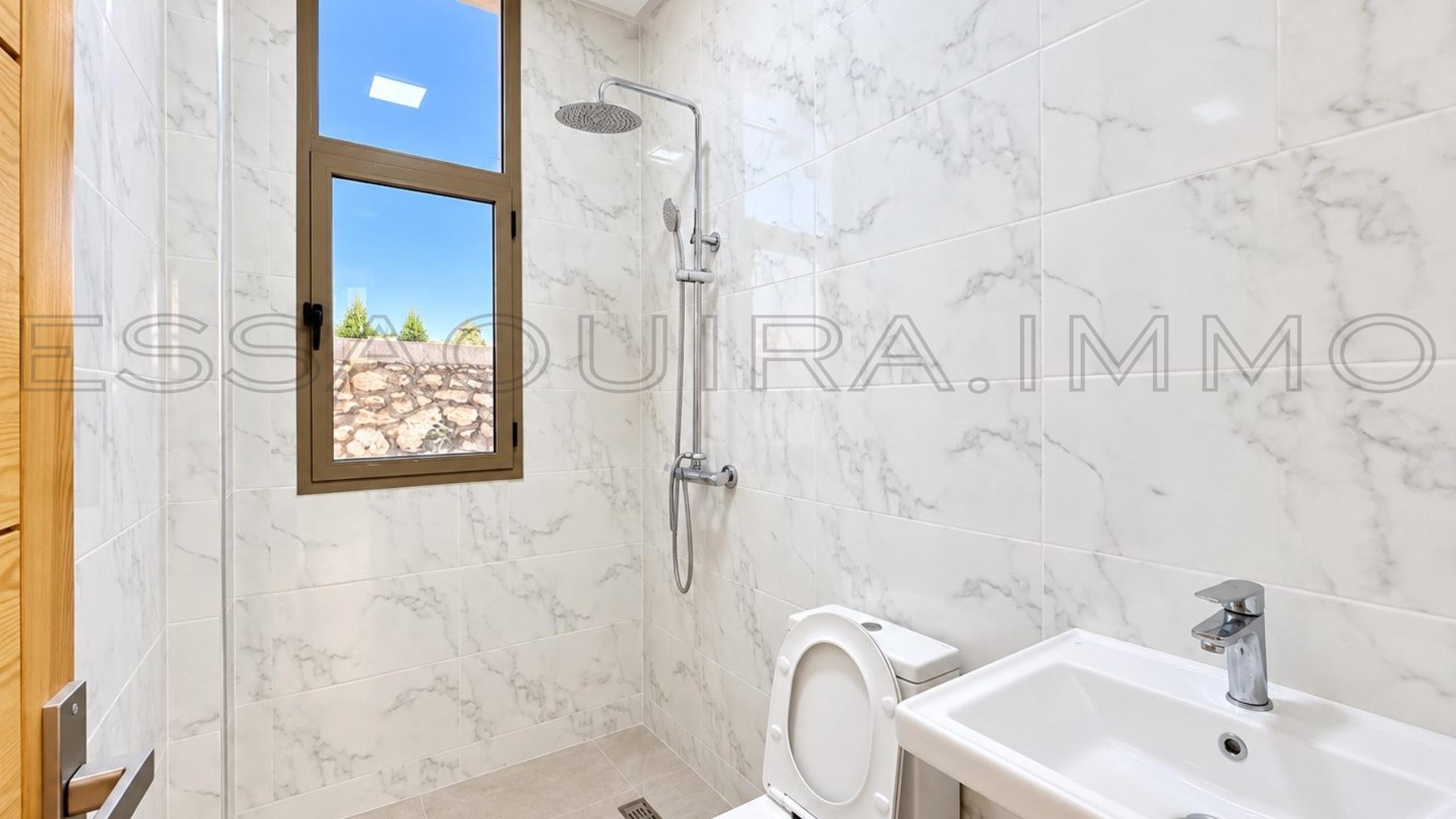 villa de 260 m&sup2; sur un terrain de 500 m&sup2;