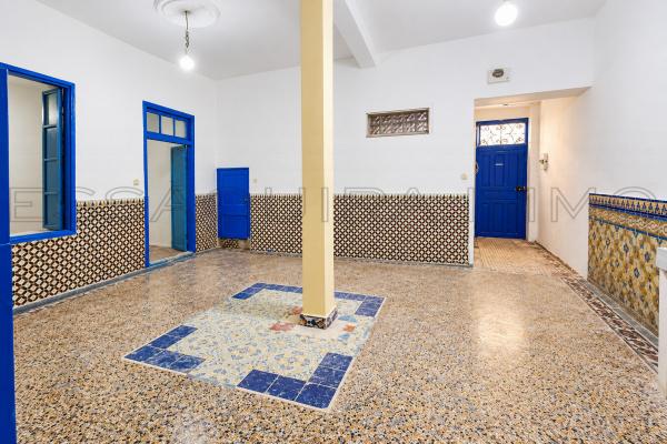 Local commercial de 93 m² à louer avec pas-de-porte – Médina