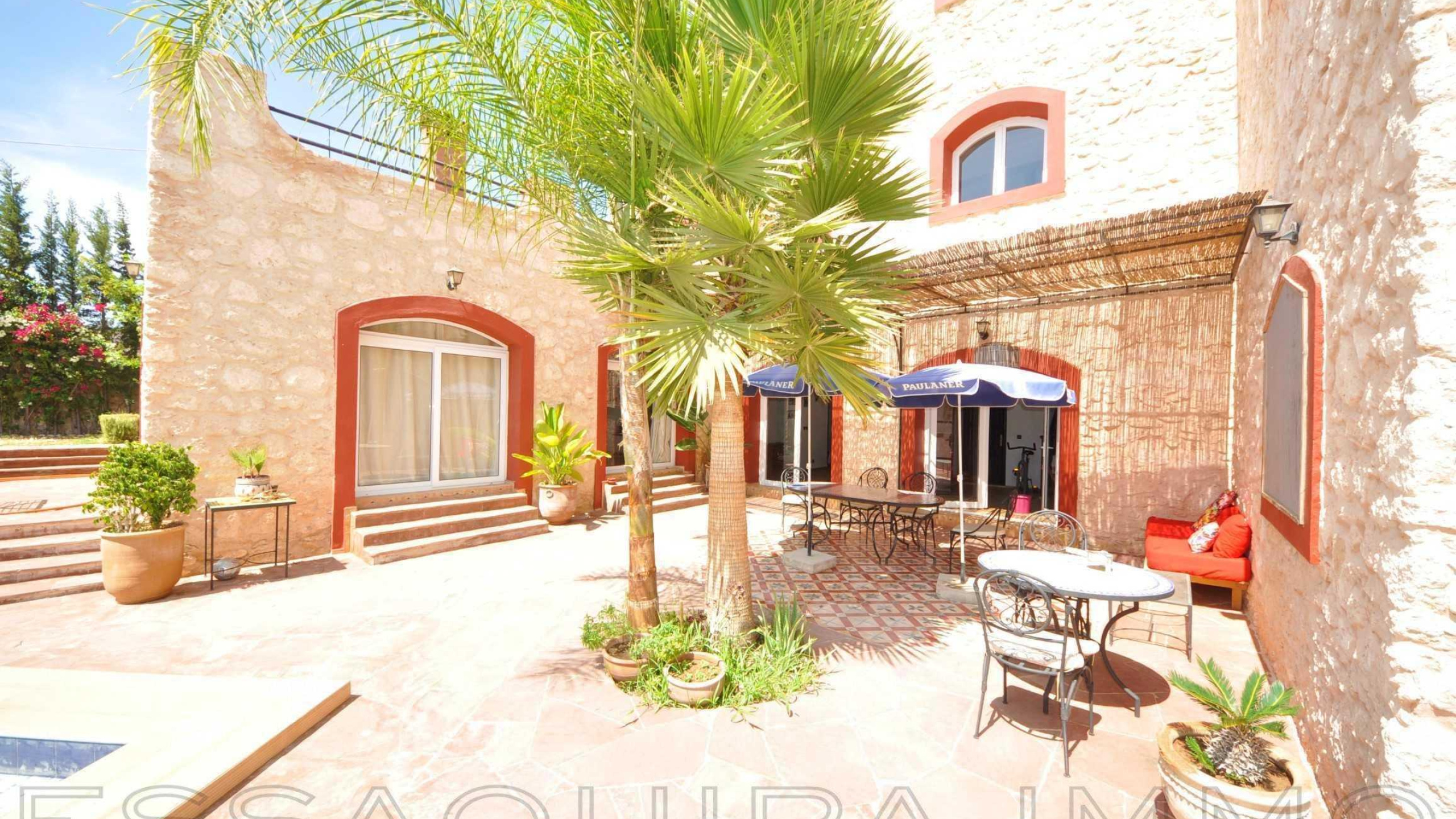 villa de 340 m² sur un terrain de 1,000 m²