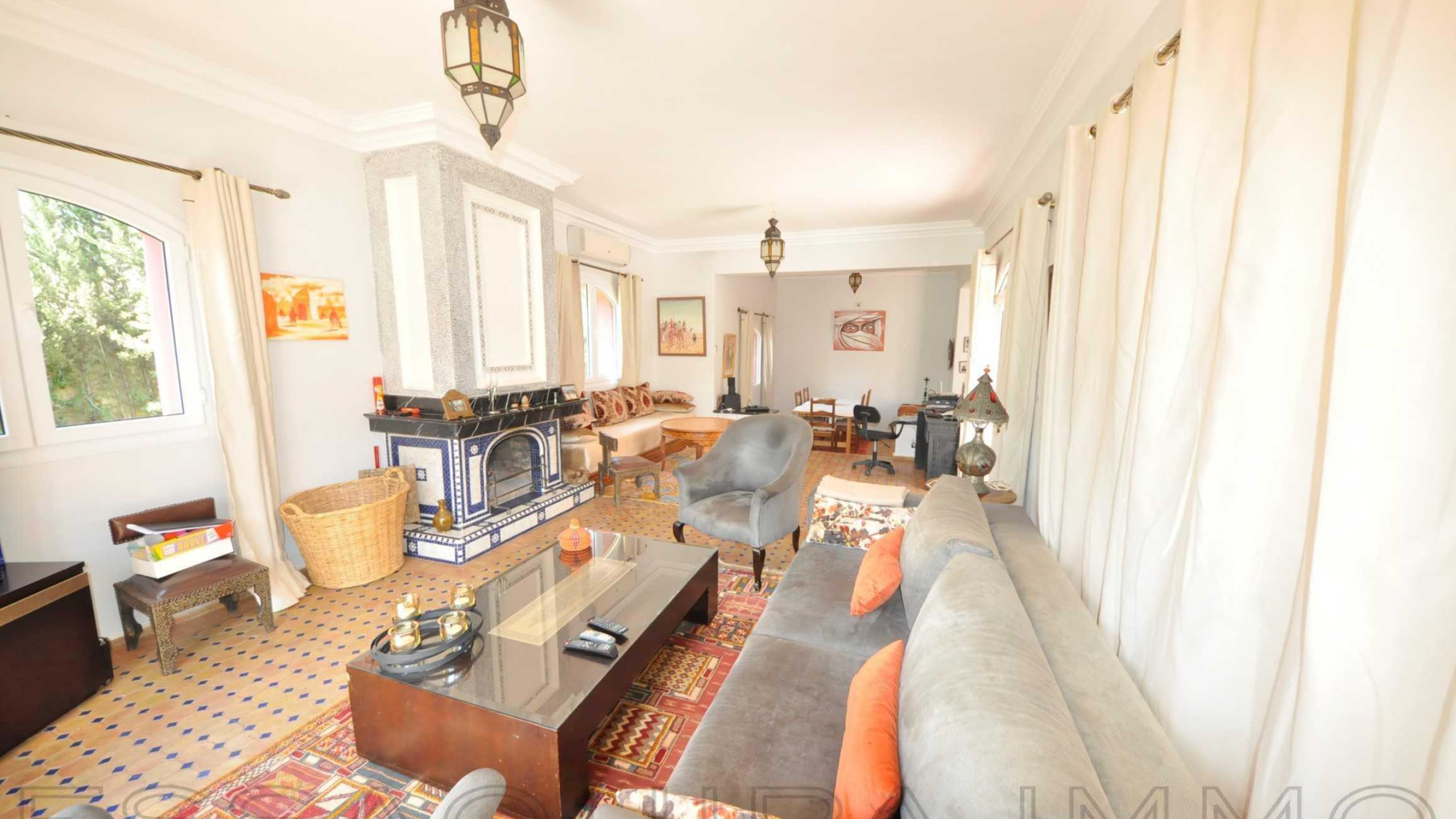 villa avec terrasse