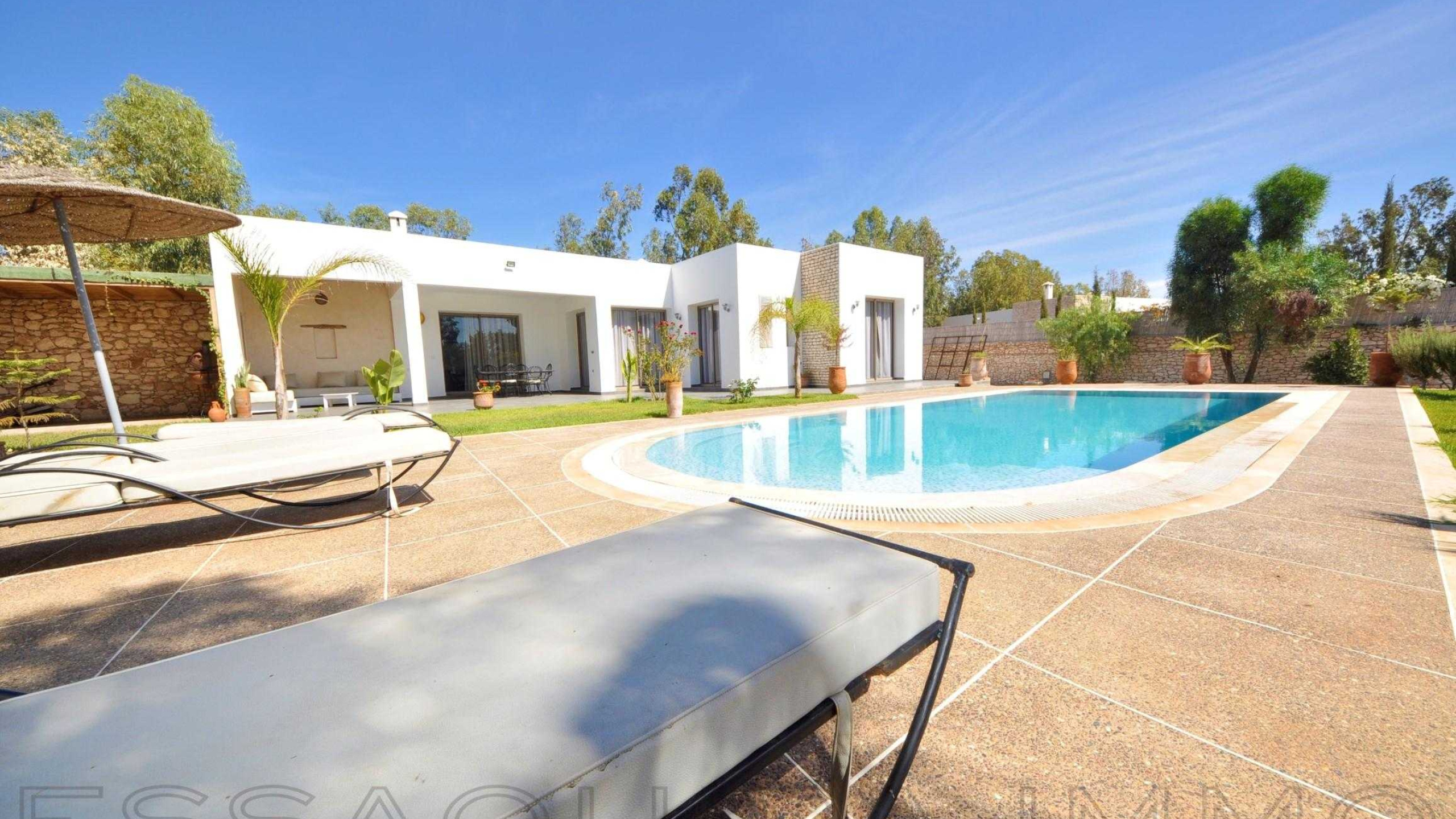 villa à 1 350€ /mois