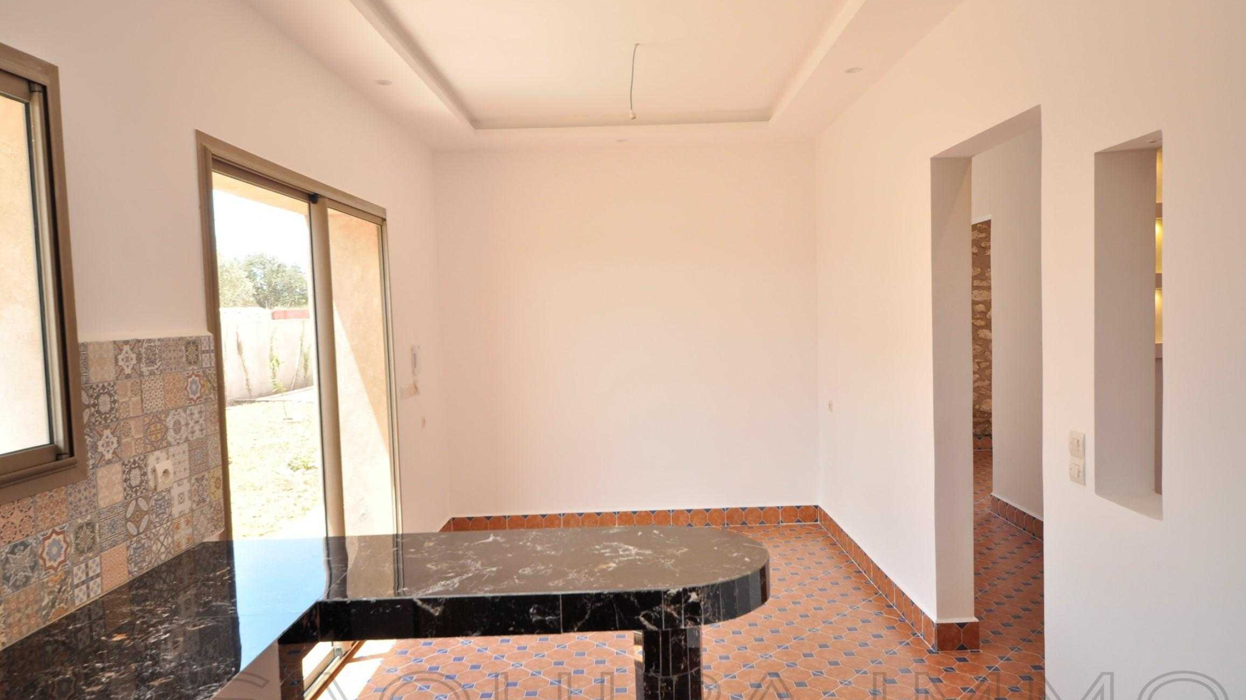 maison avec 2 chambres et 1 salle de bain
