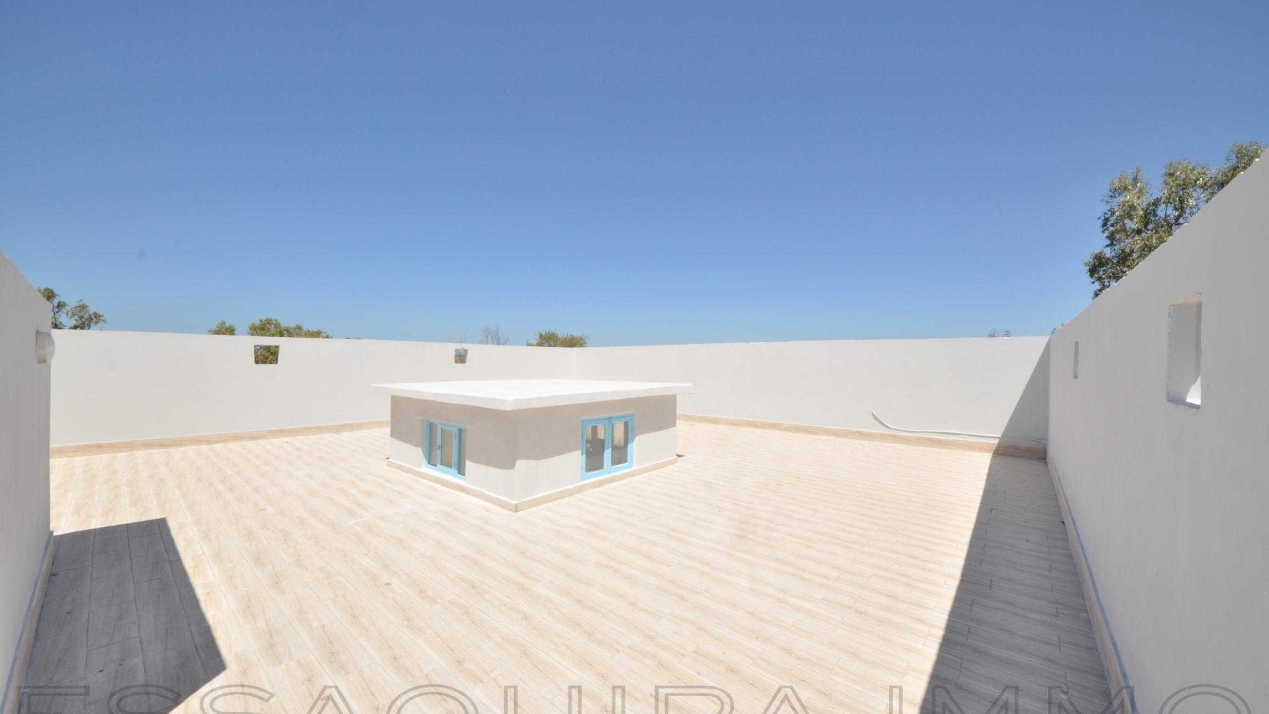 maison avec 3 chambres et 2 salles de bain