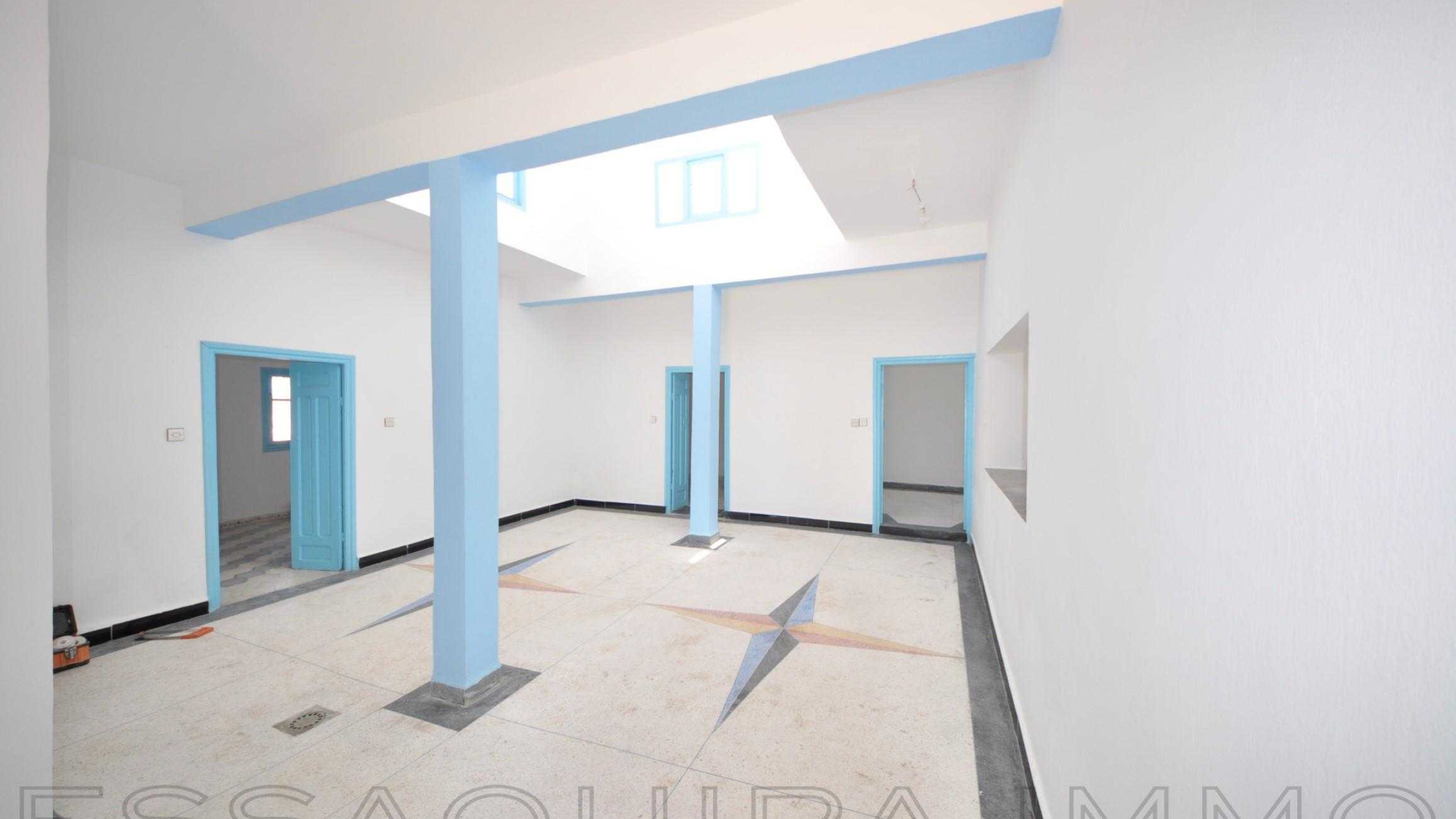 maison avec 3 chambres et 2 salles de bain