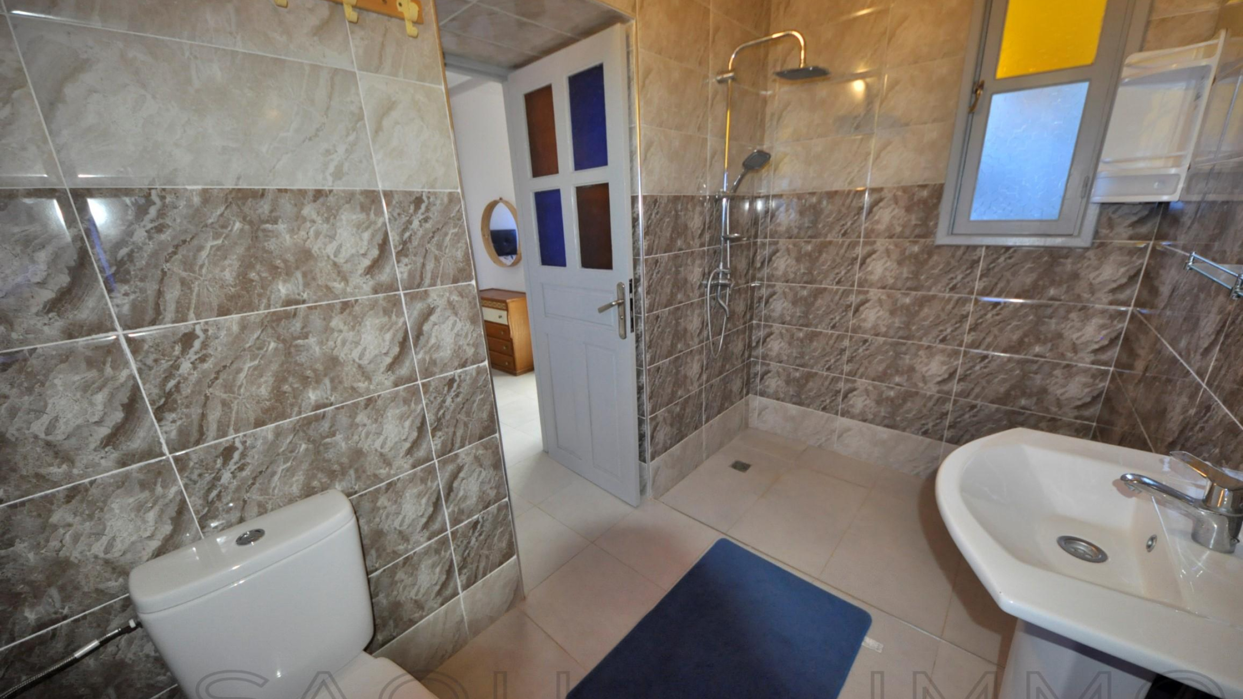 maison d'hôtes de 350 m² sur un terrain de 1,000 m²
