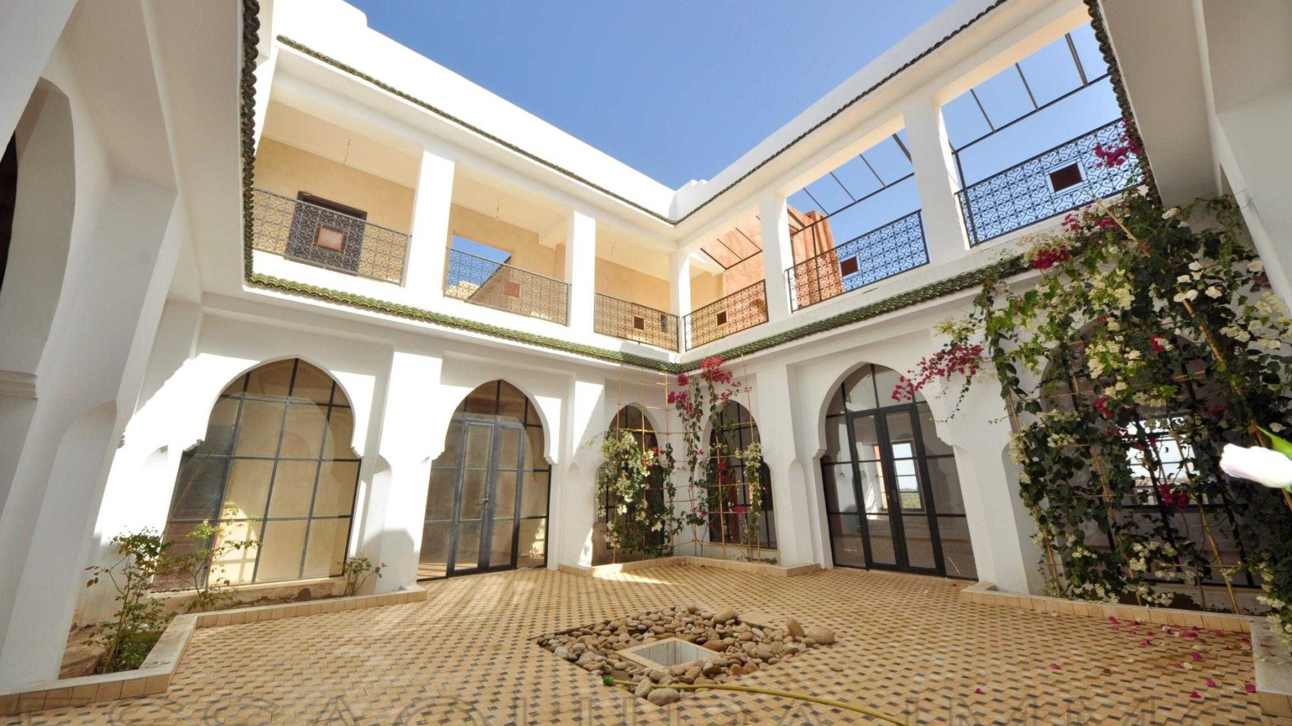 maison d'hôtes à 3 400€ /mois