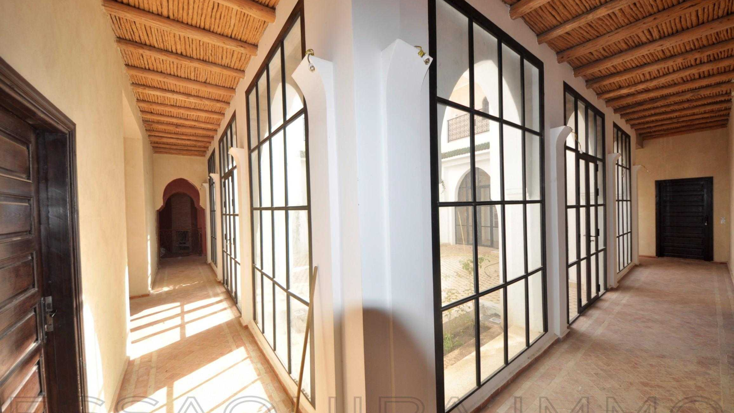 maison d'hôtes de 840 m² sur un terrain de 11,560 m²