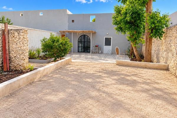 Maison traditionnelle avec jardin à Ghazoua 